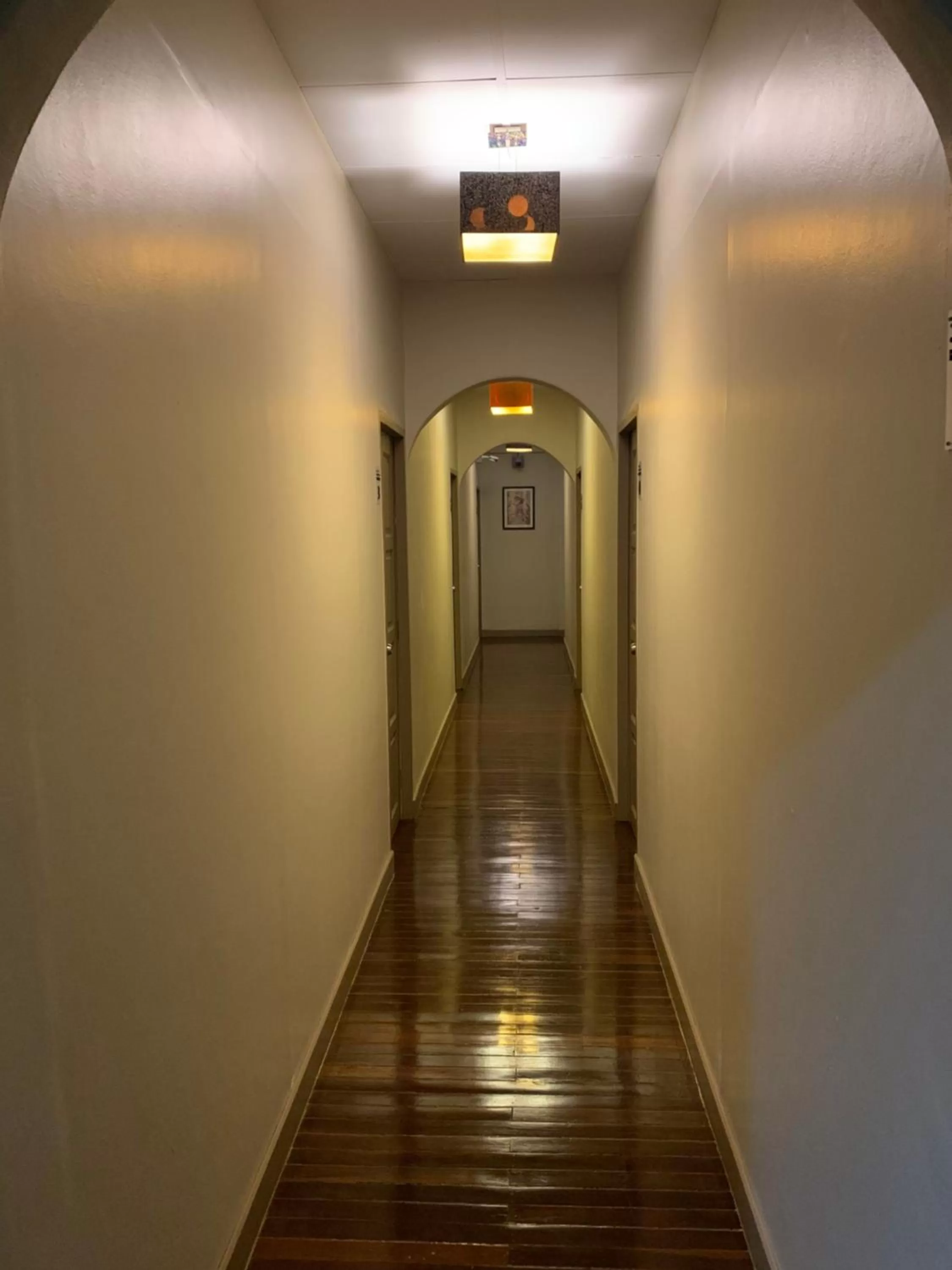 Achcha hotel - itsaraphap MRT station - Wat Arun