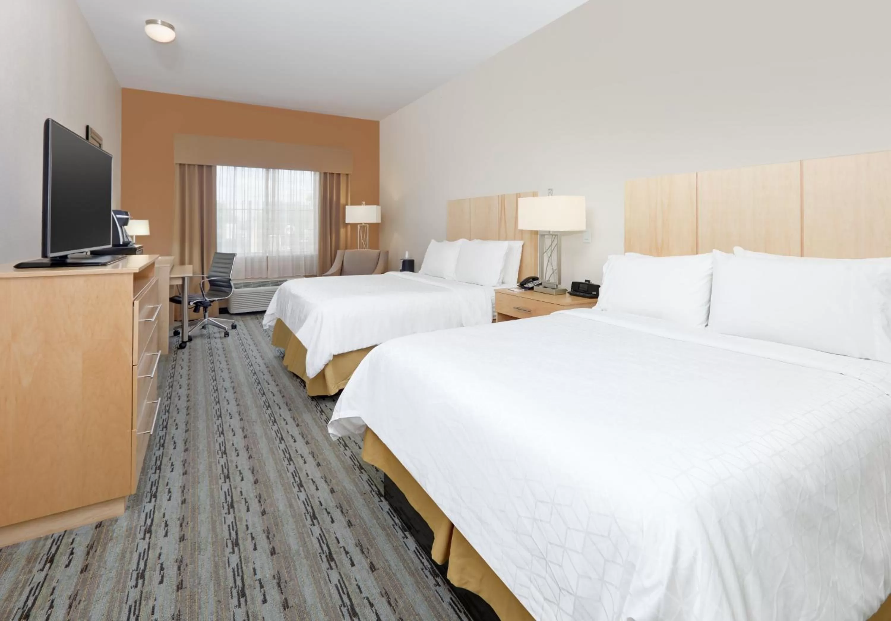 Photo of the whole room, Bed in Holiday Inn Express & Suites San Antonio - Brooks City Base by IHG