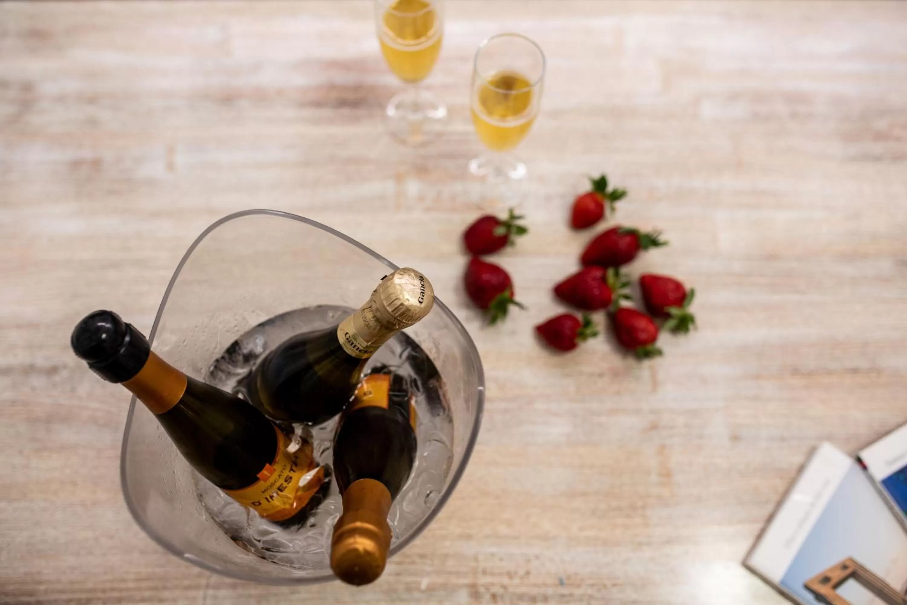 Food and drinks in Arco Naxos Luxury Apartments