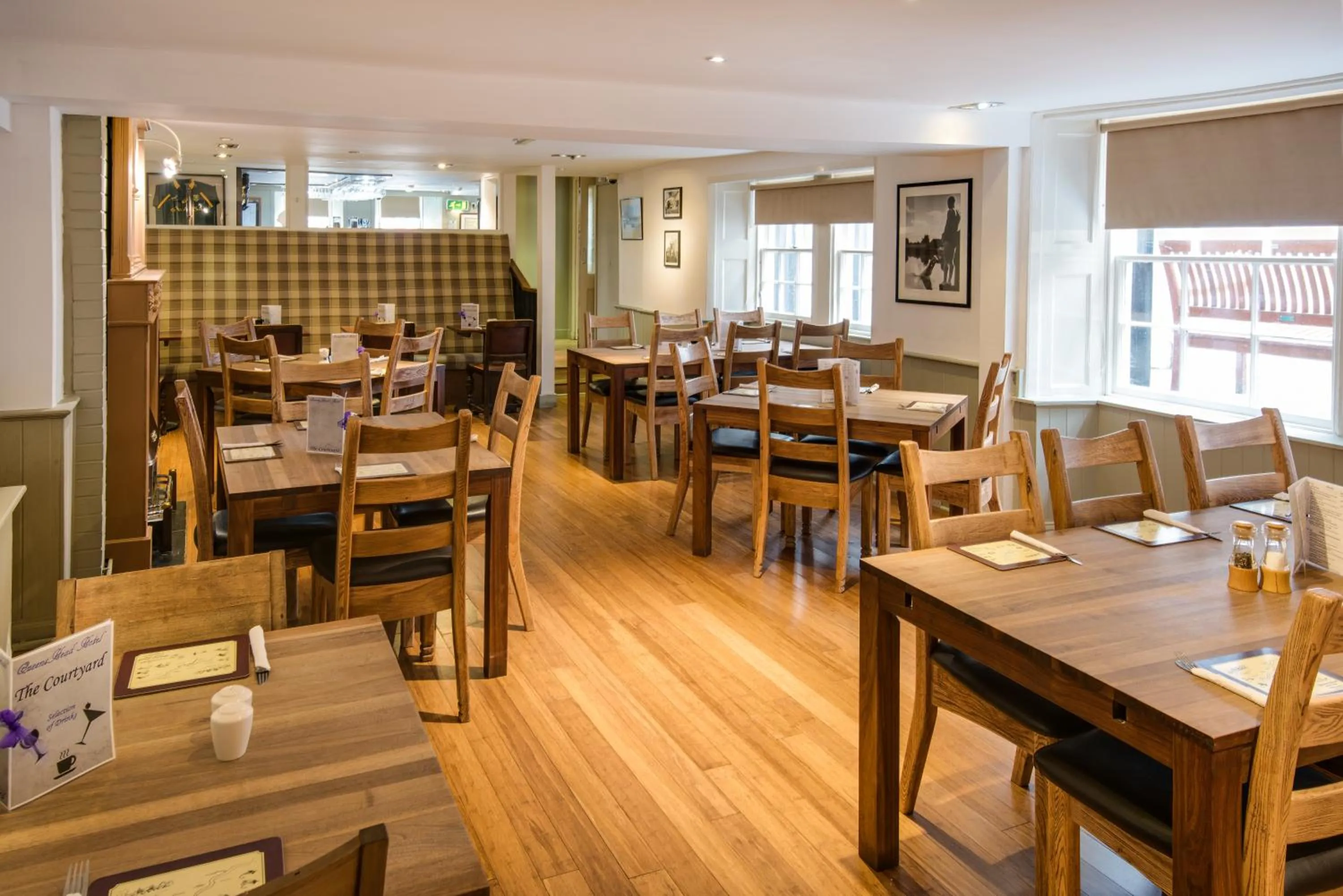 Restaurant/places to eat in Queenshead Hotel Kelso