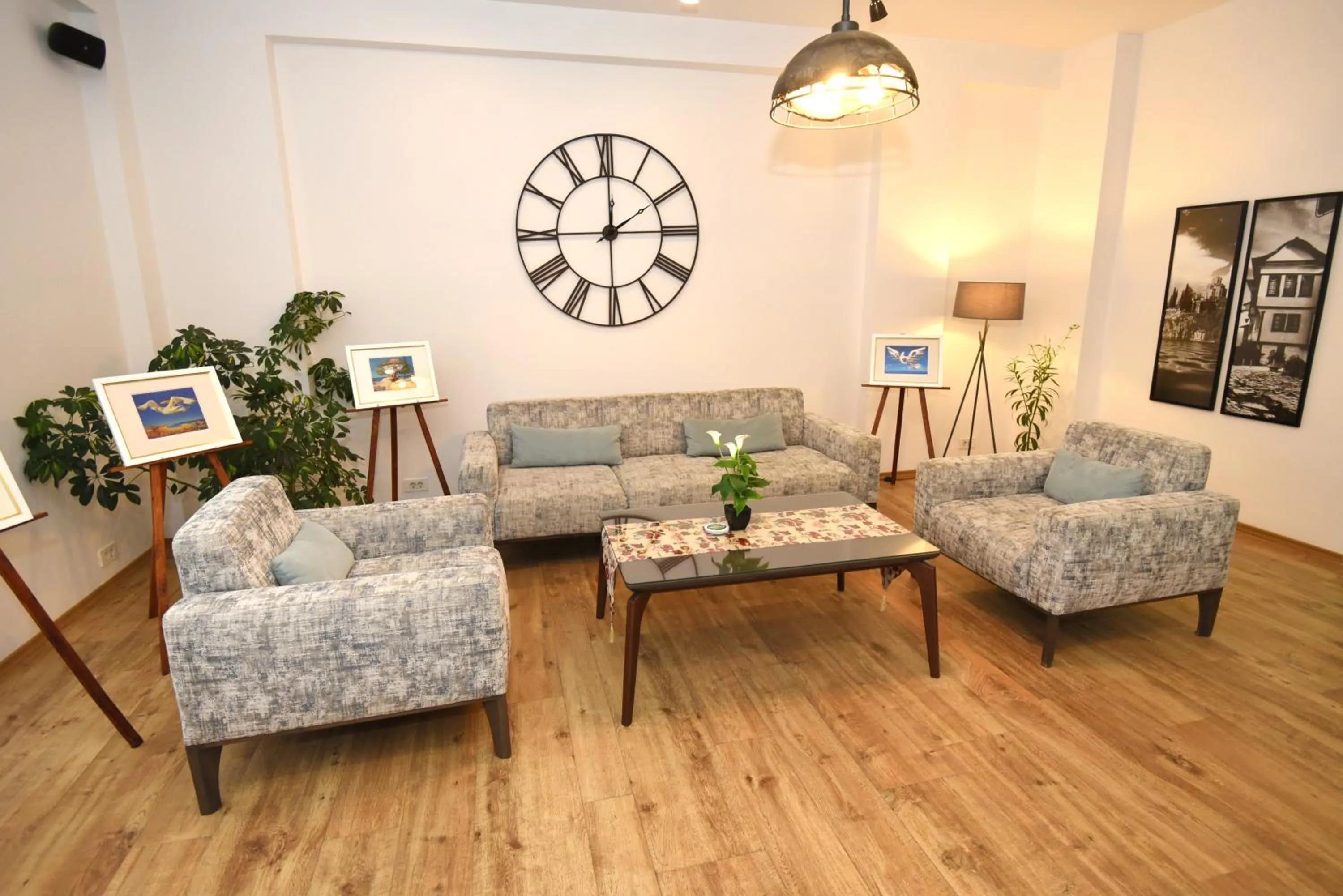 Communal lounge/ TV room in Boutique Villa Arte