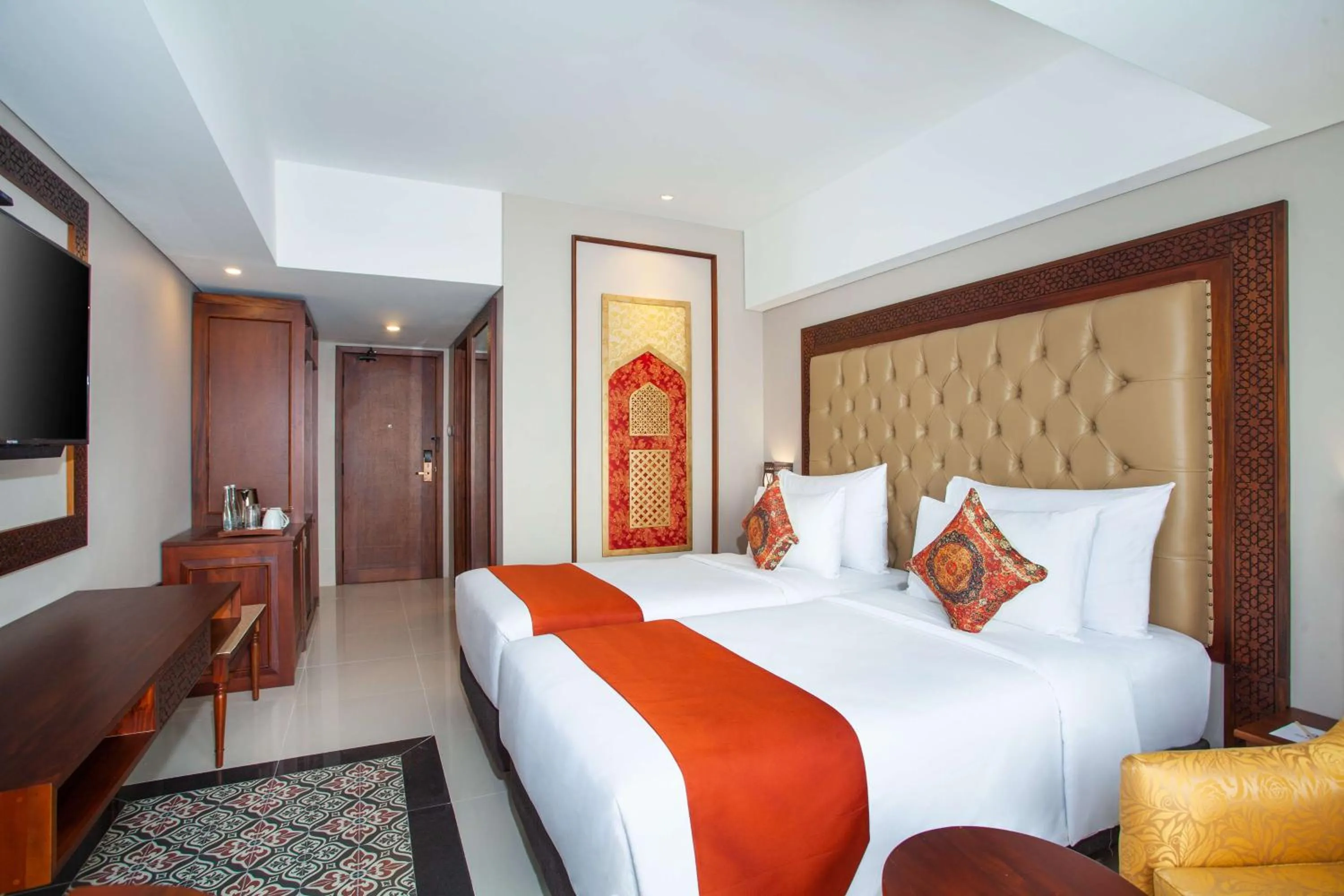 Bedroom, Bed in Alhambra Hotel & Convention, BW Signature Collection