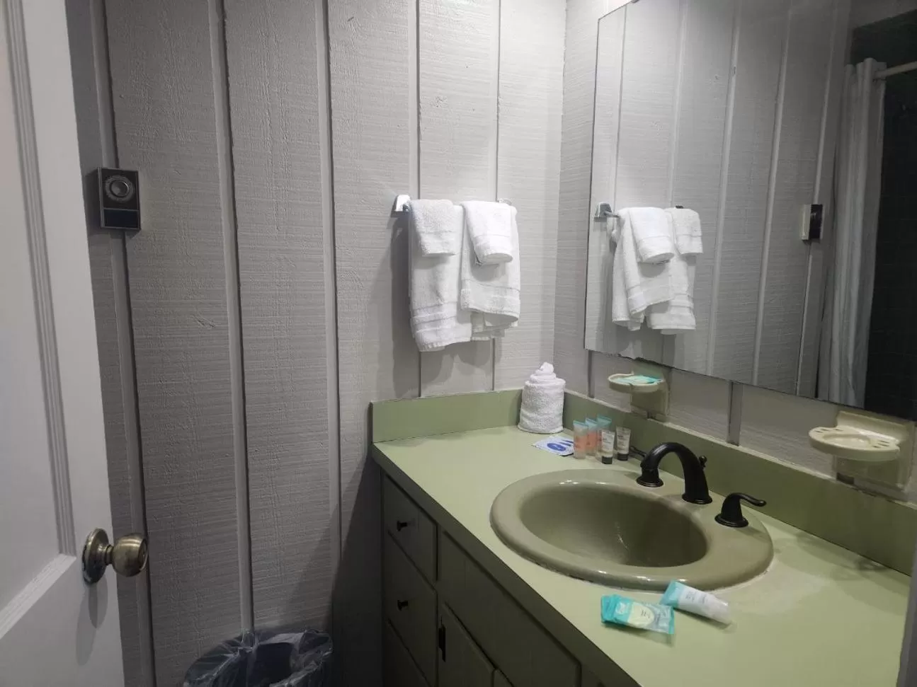 Bathroom in Spruce Lane Lodge and Cottages
