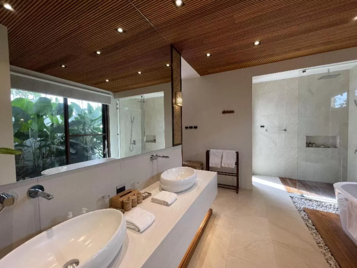 Shower, Bathroom in The Farm at San Benito