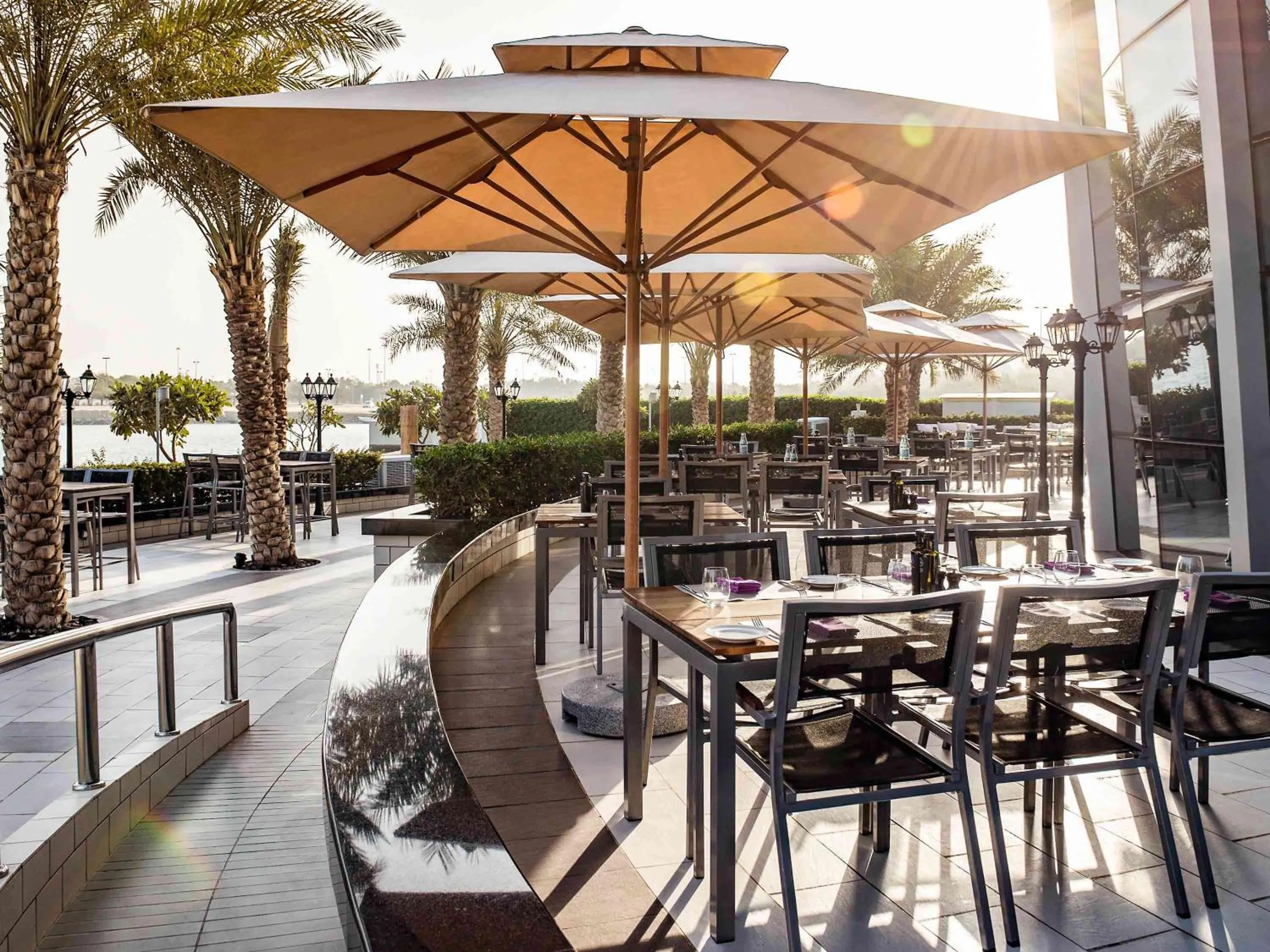 Restaurant/places to eat in Ibis Abu Dhabi Gate