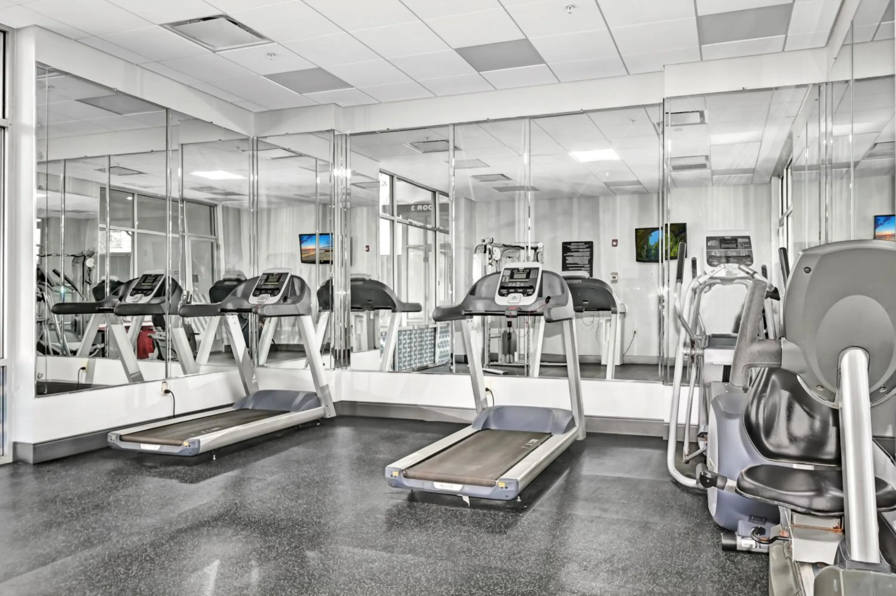 Fitness centre/facilities in Holiday Inn - Piscataway - Somerset by IHG