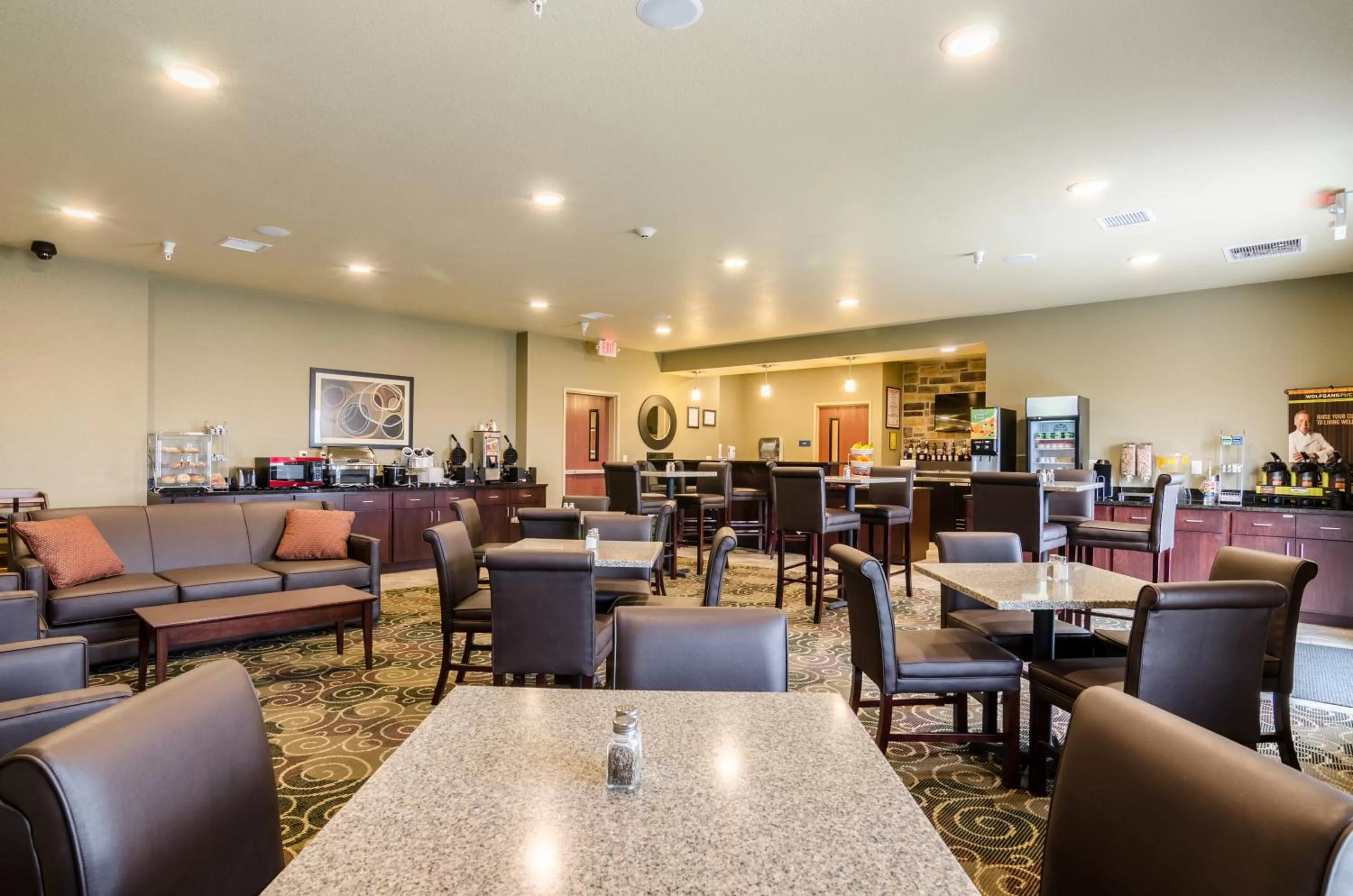 Breakfast in Cobblestone Hotel & Suites - McCook