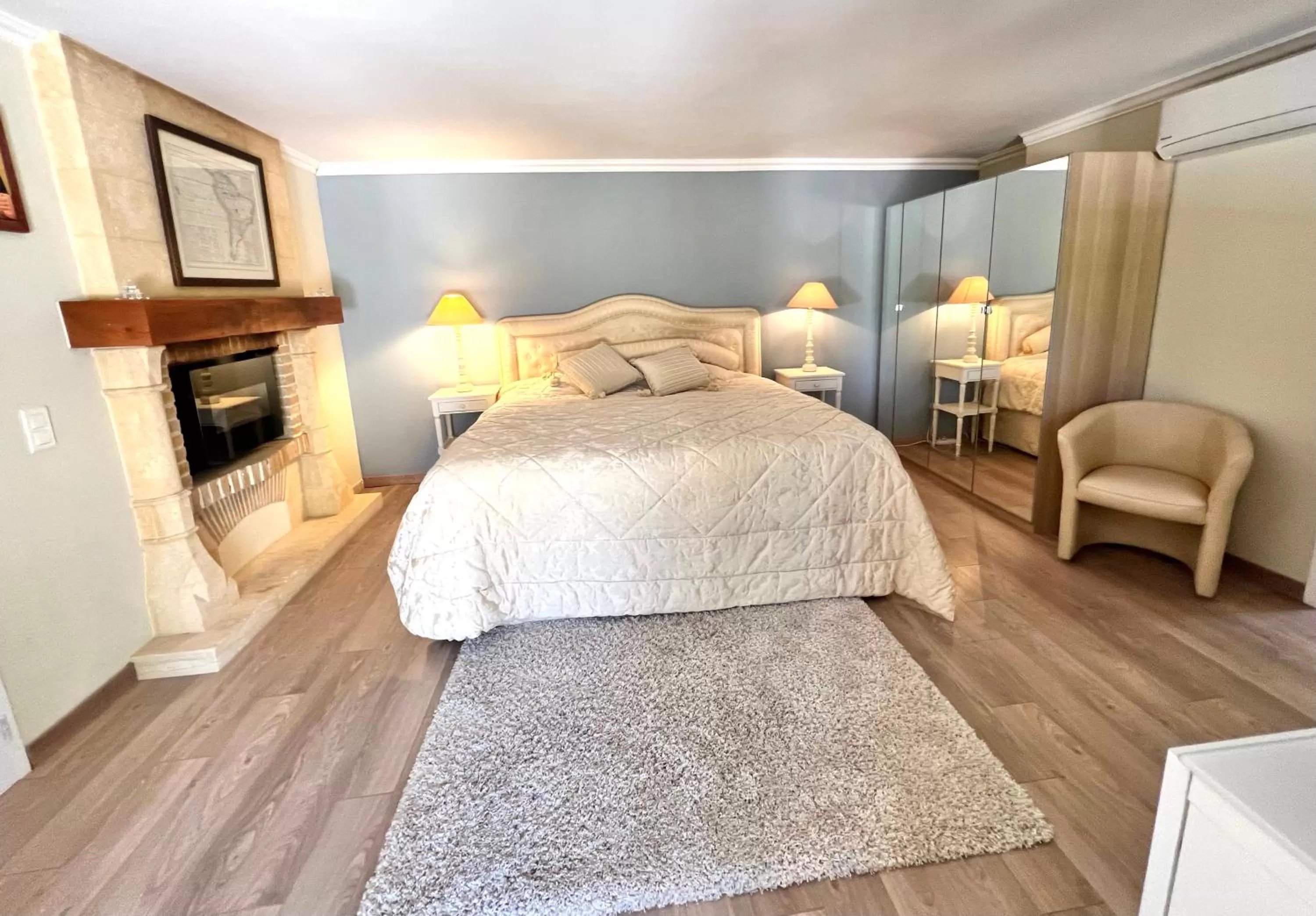 Bedroom, Bed in Villa La Source 83 - room close to St Tropez