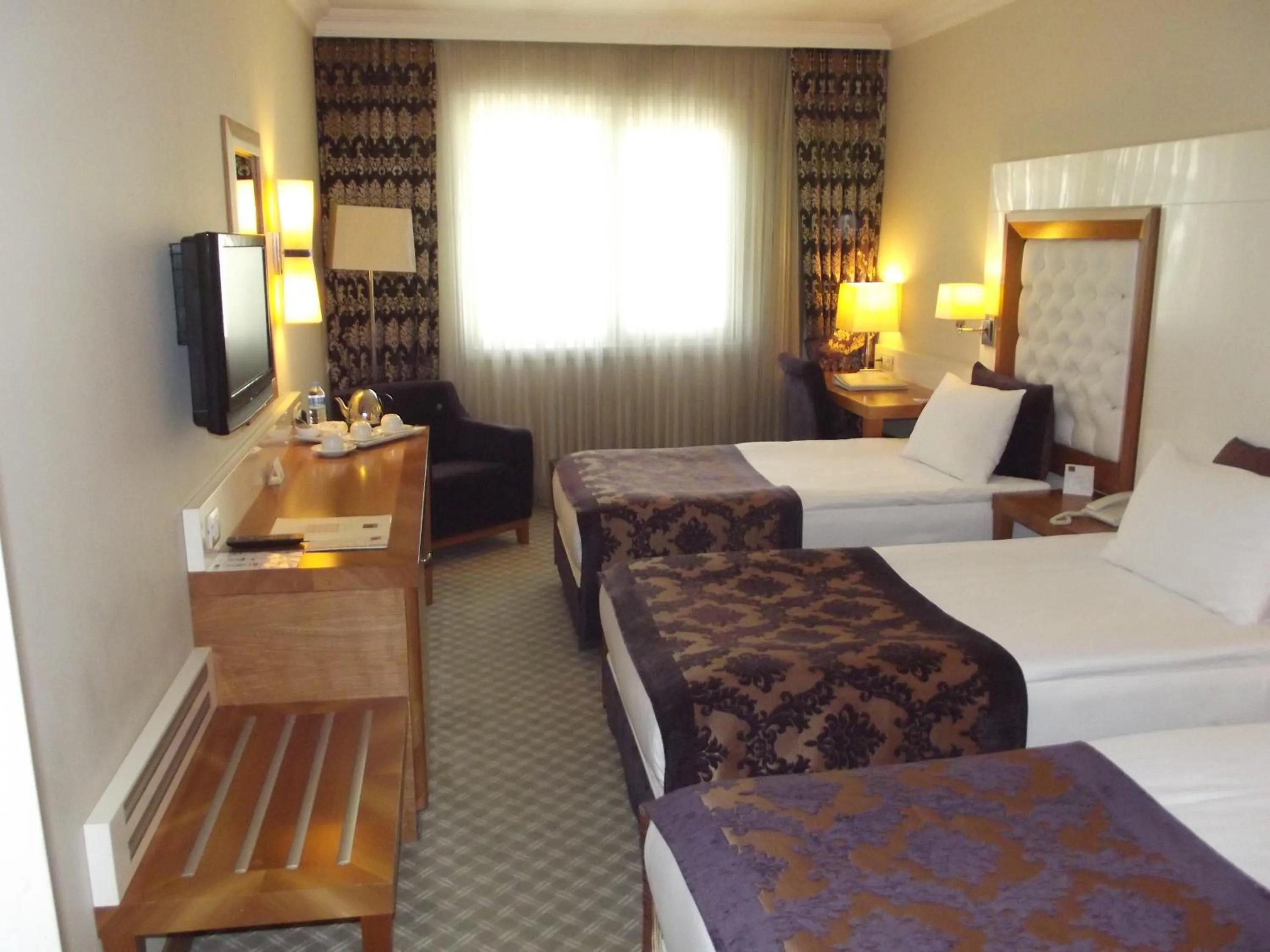 Coffee/tea facilities, Bed in Tugcu Hotel Select