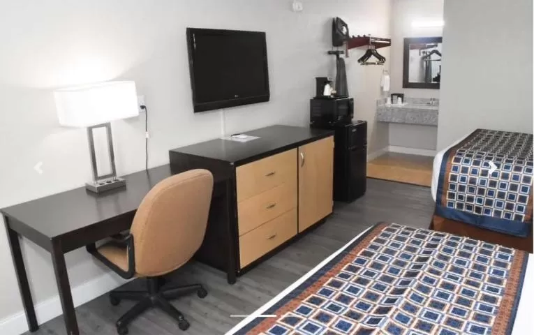 Bed in Americas Best Value Inn Saint George