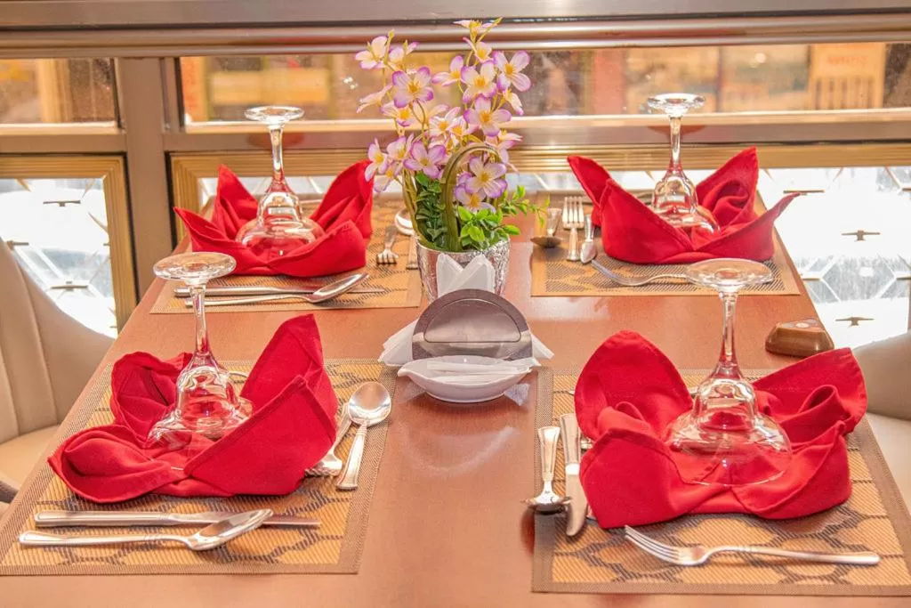 Restaurant/Places to Eat in Vickmark Hotel