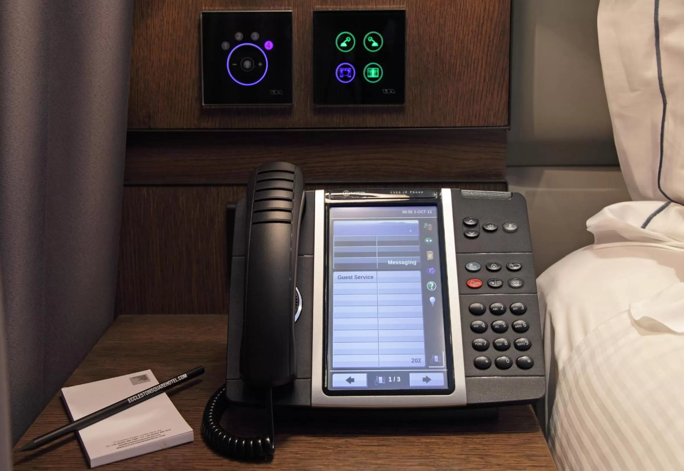 TV and multimedia in Eccleston Square Hotel