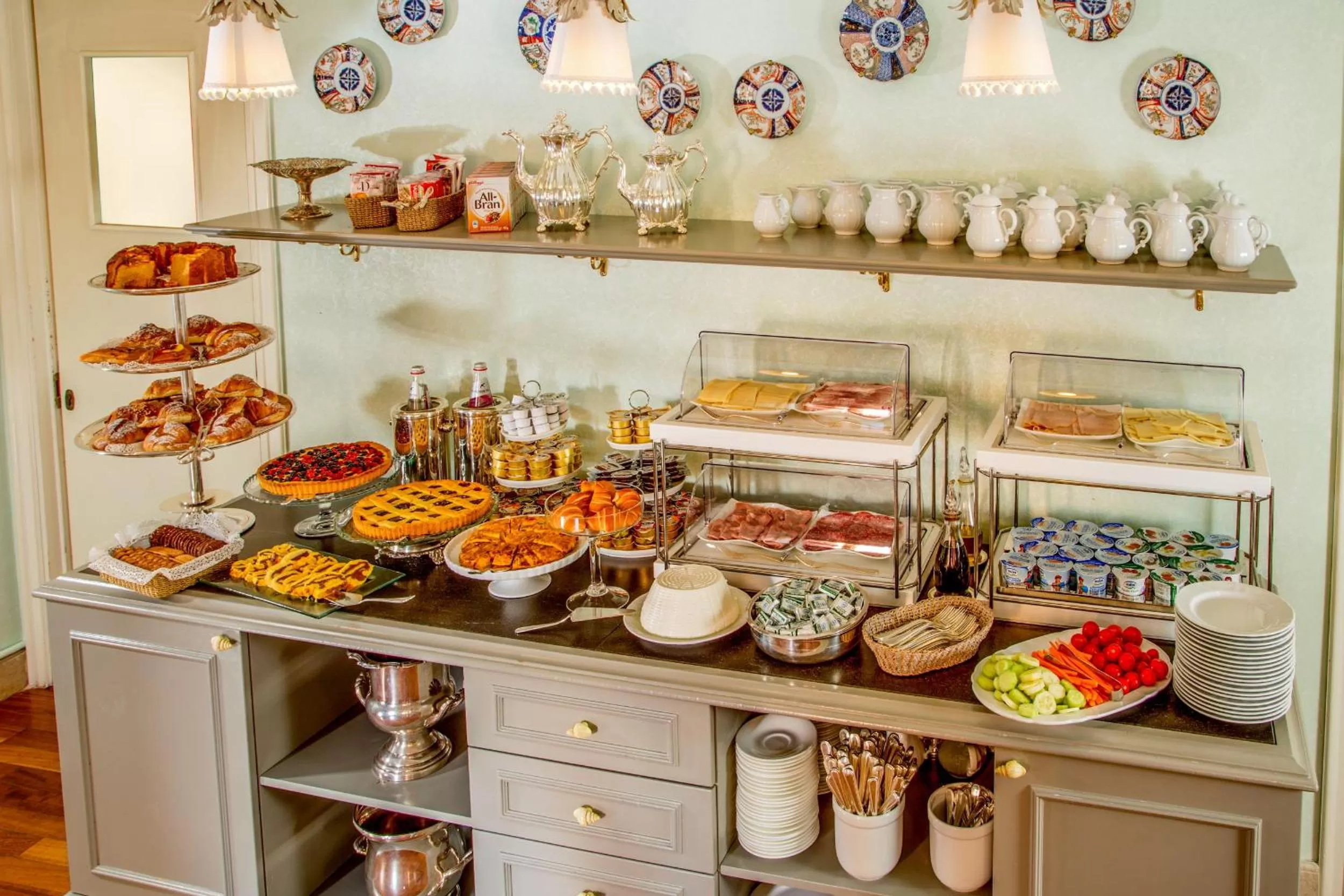 Buffet breakfast in Hotel Mozart