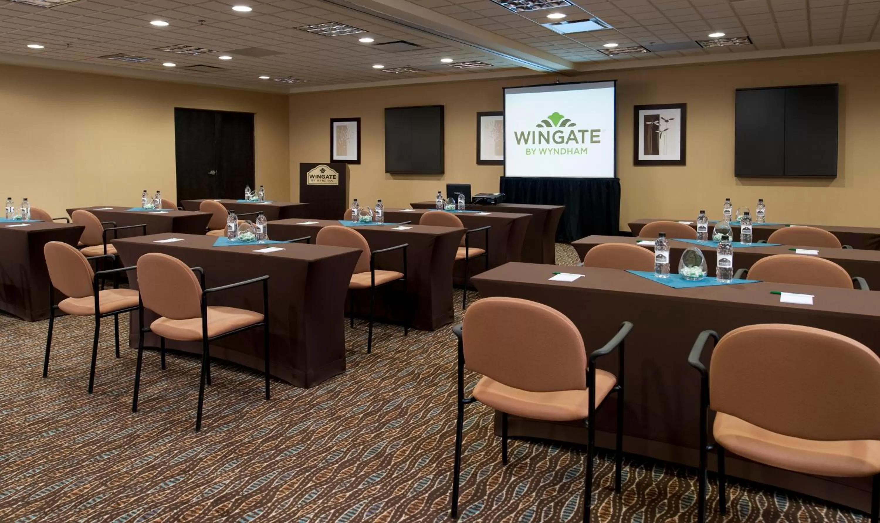 Meeting/conference room in Wingate by Wyndham Regina