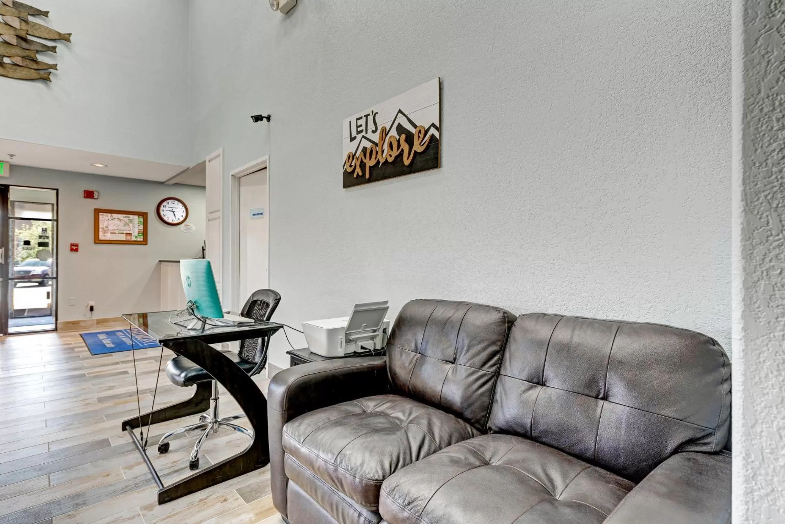 Seating area in Baymont by Wyndham Salida