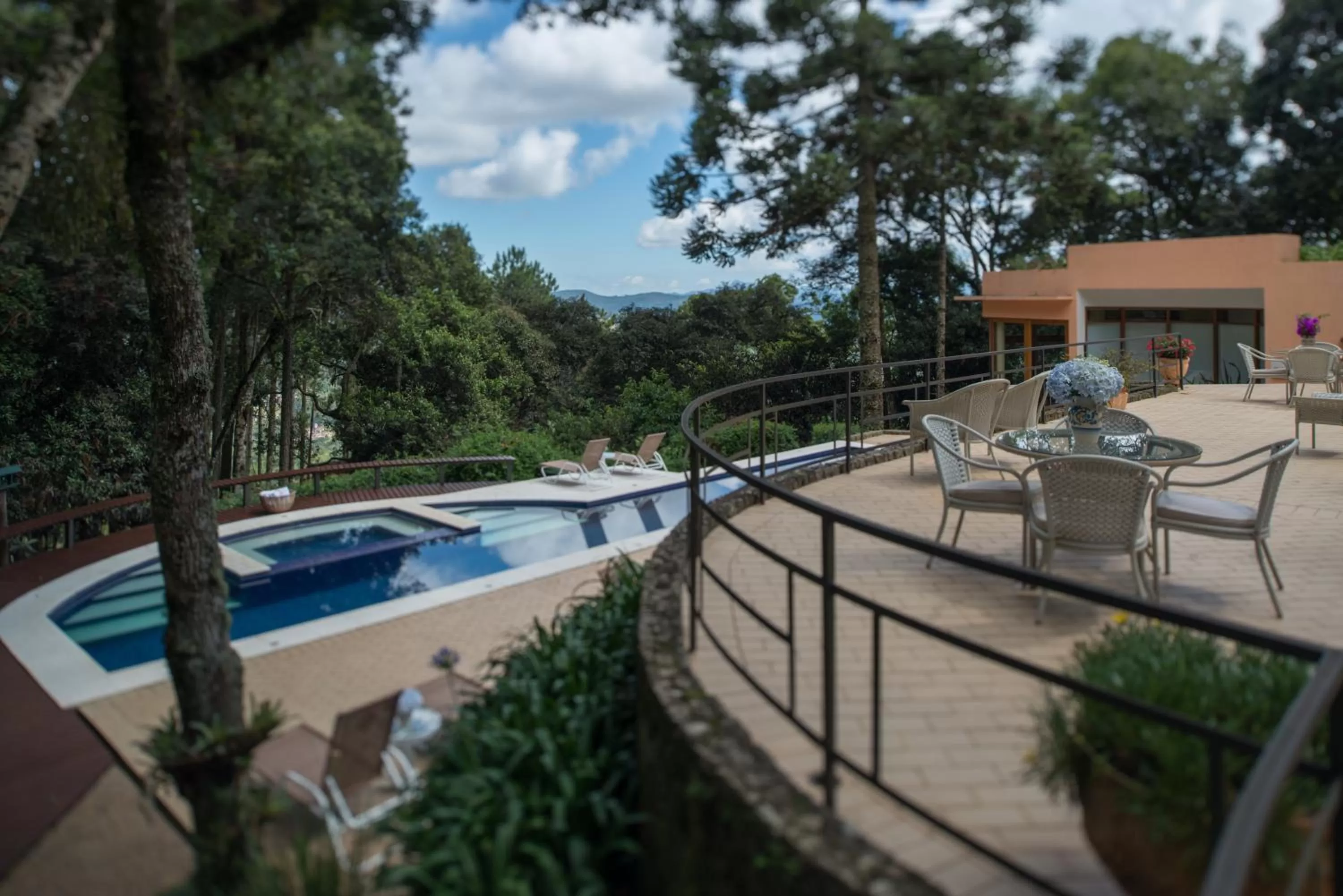 Swimming pool in Kuriuwa Hotel