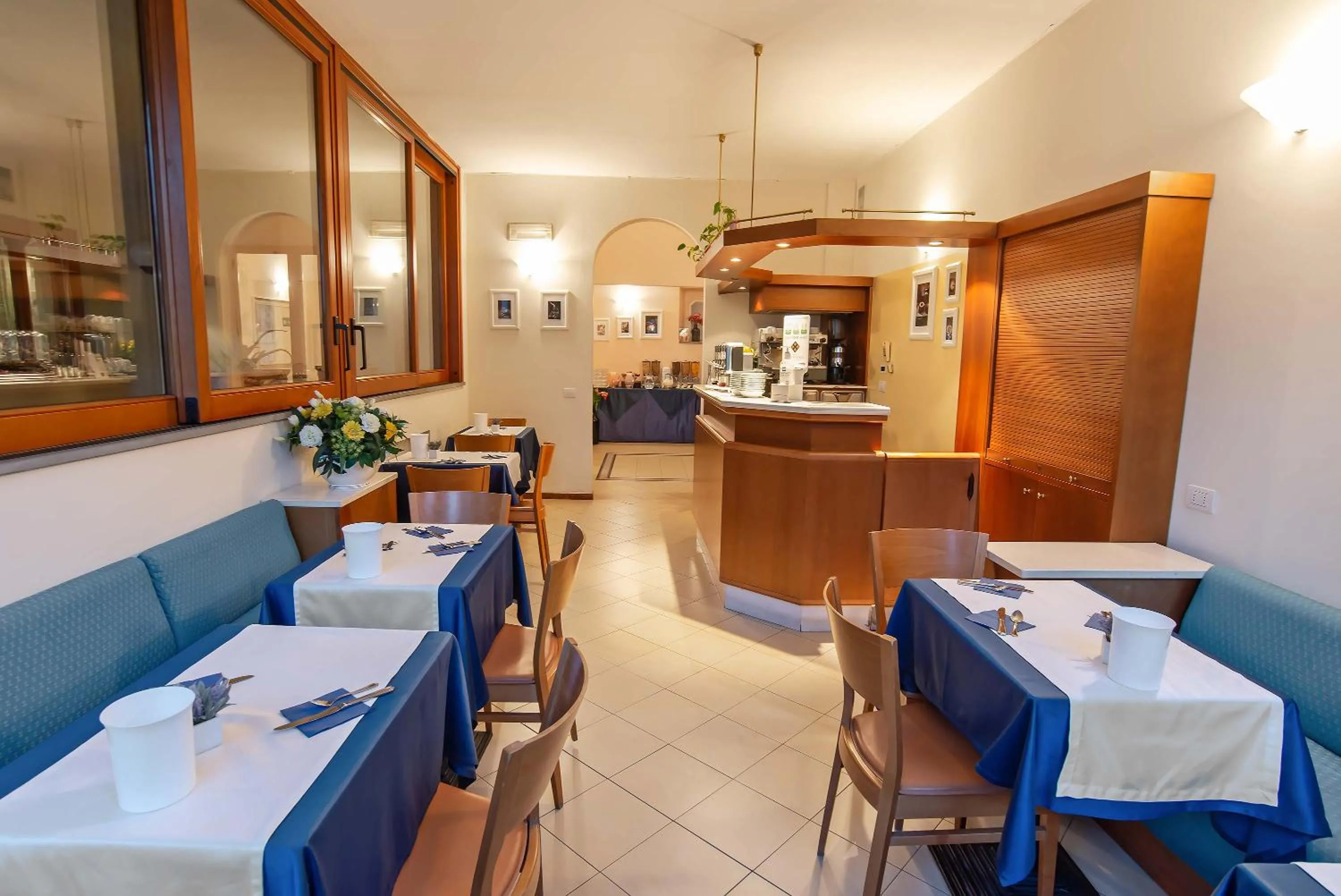 Lounge or bar in Hotel Bonifacio