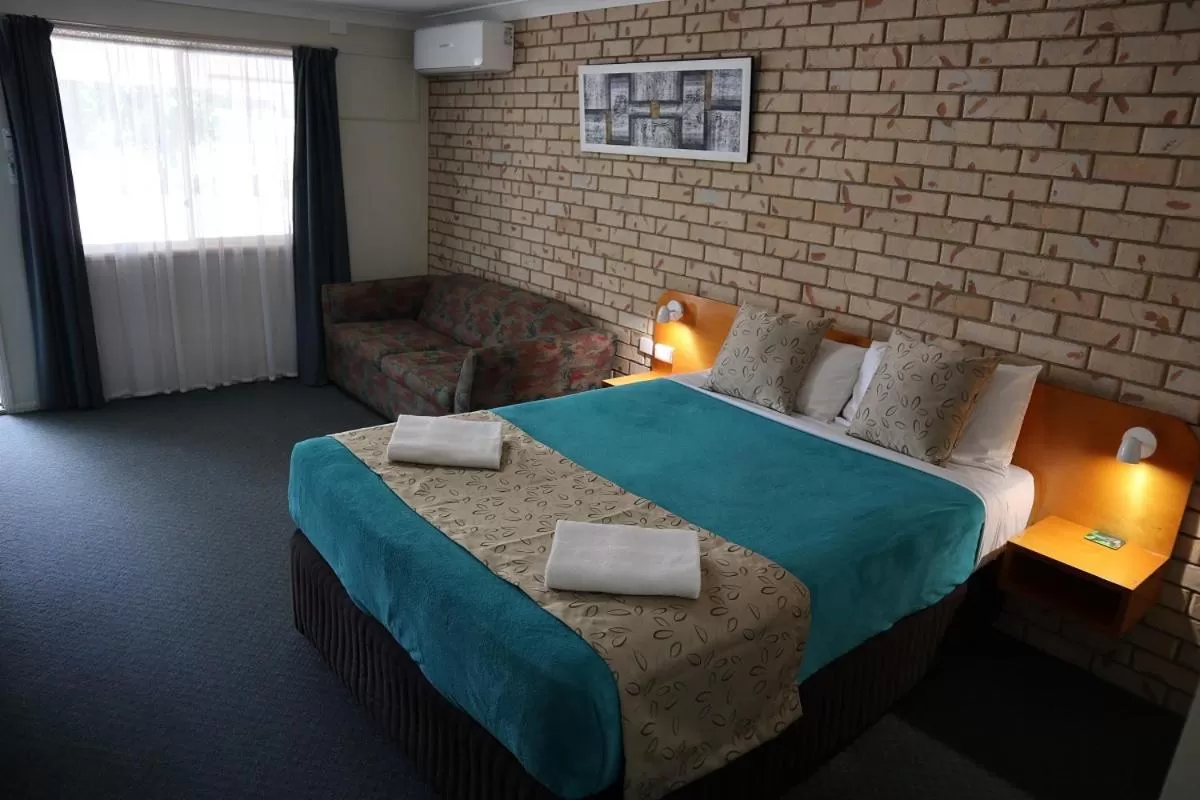 Guests, Bed in Kilcoy Gardens Motel