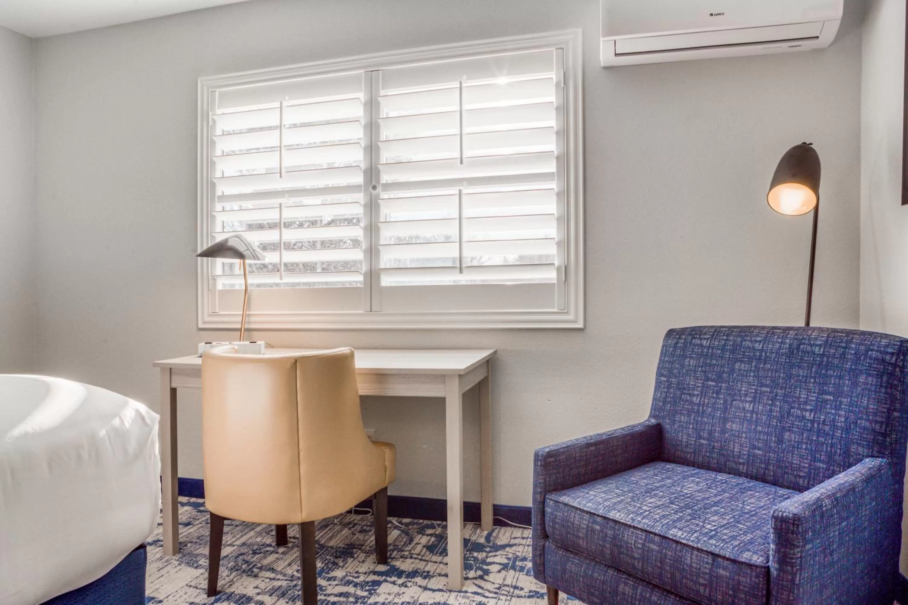 Bedroom in Creekside Inn Downtown