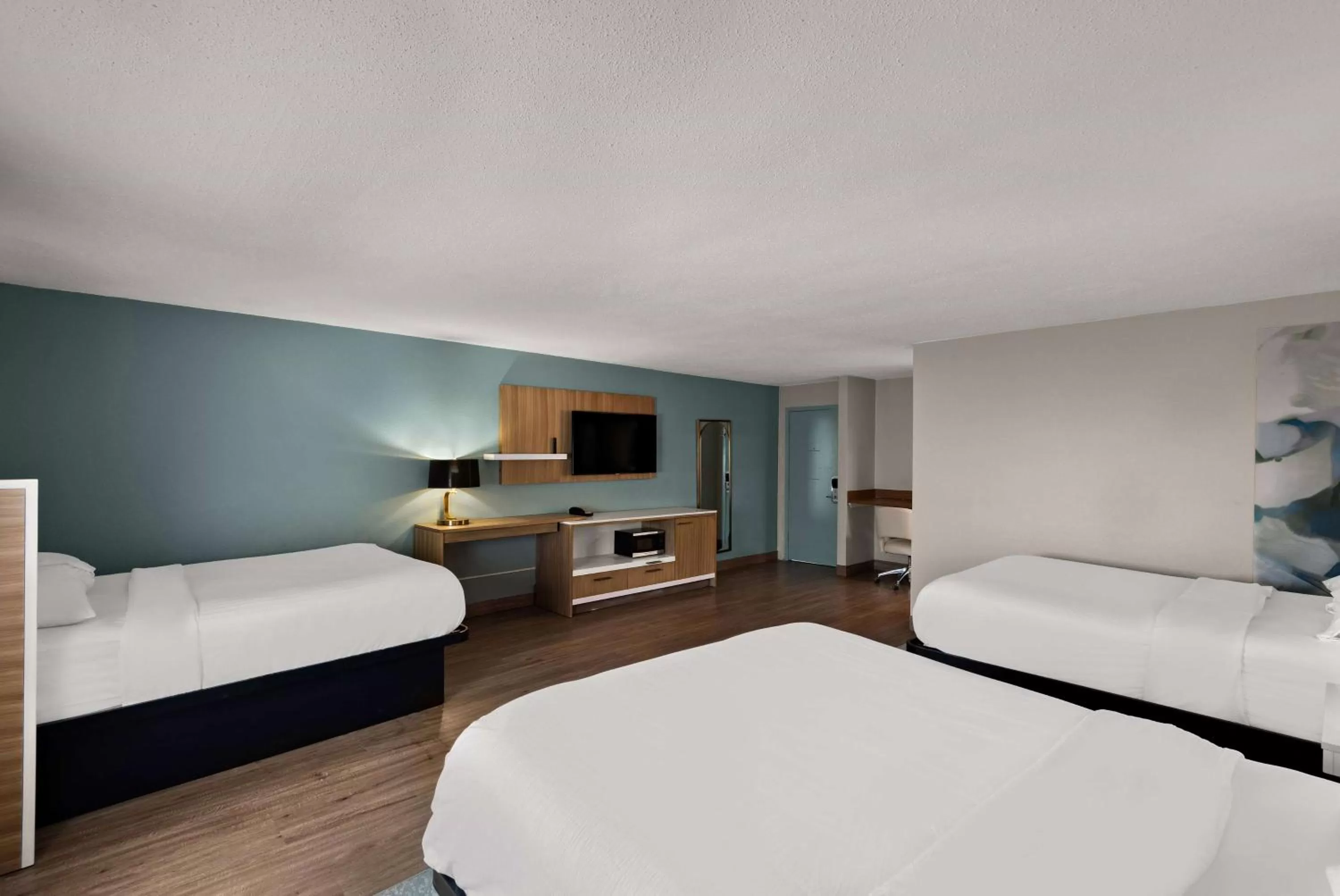 Photo of the whole room, Bed in Wyndham Garden Ankeny