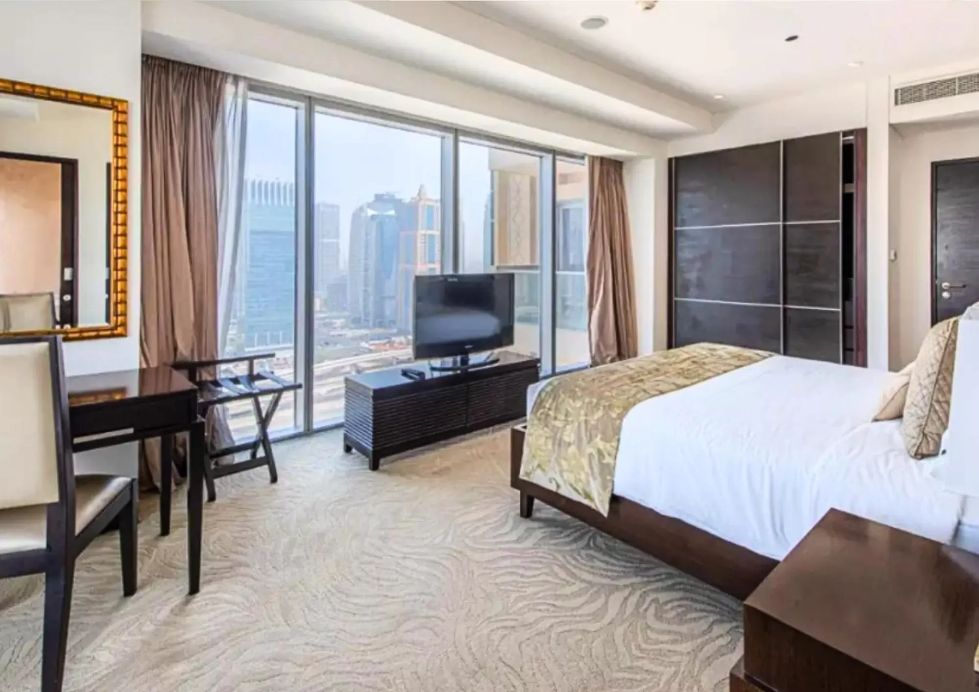 Bed in Emaar Residences Dubai Marina by Qstay - formerly Address Dubai Marina
