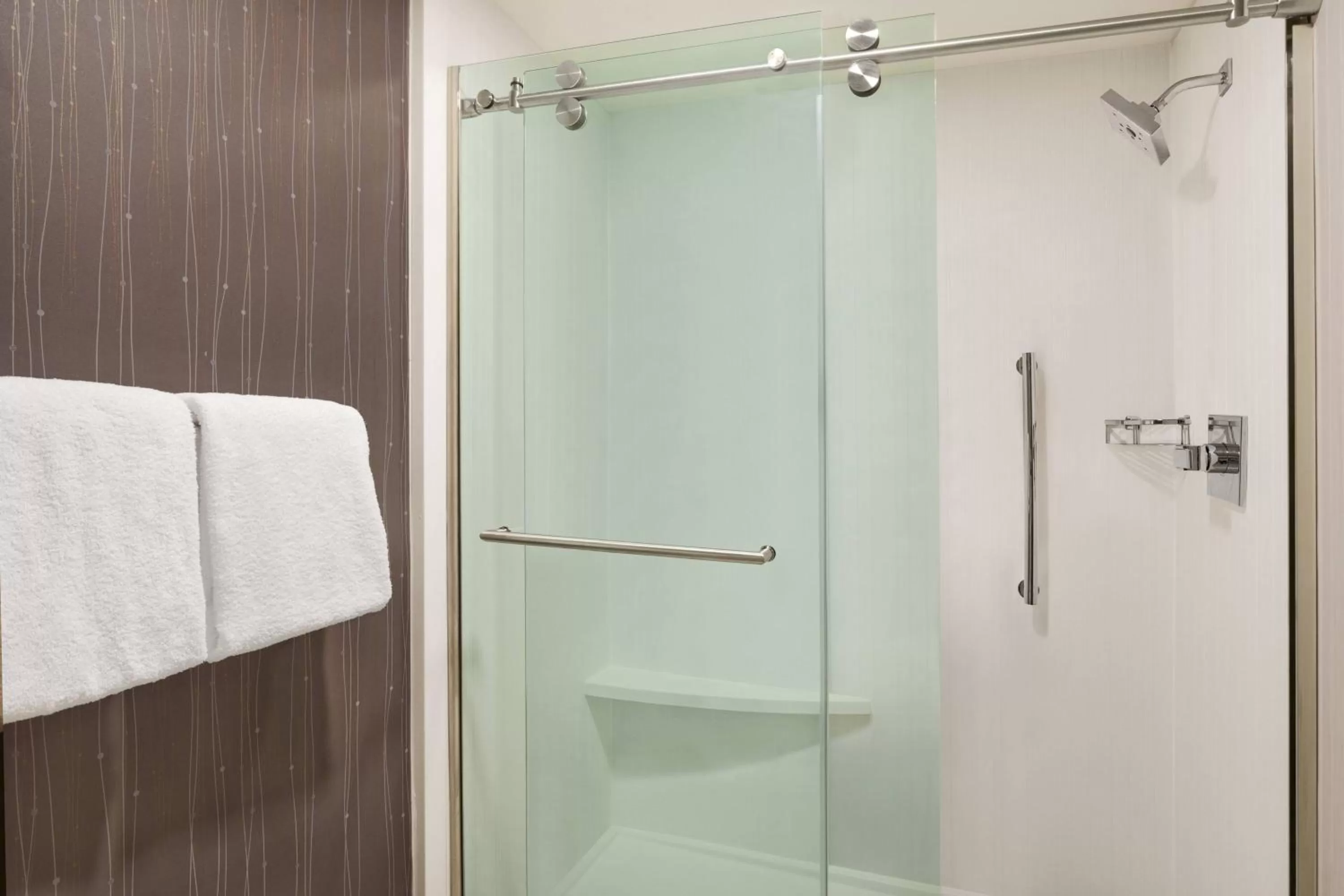 Bathroom in Courtyard Tupelo