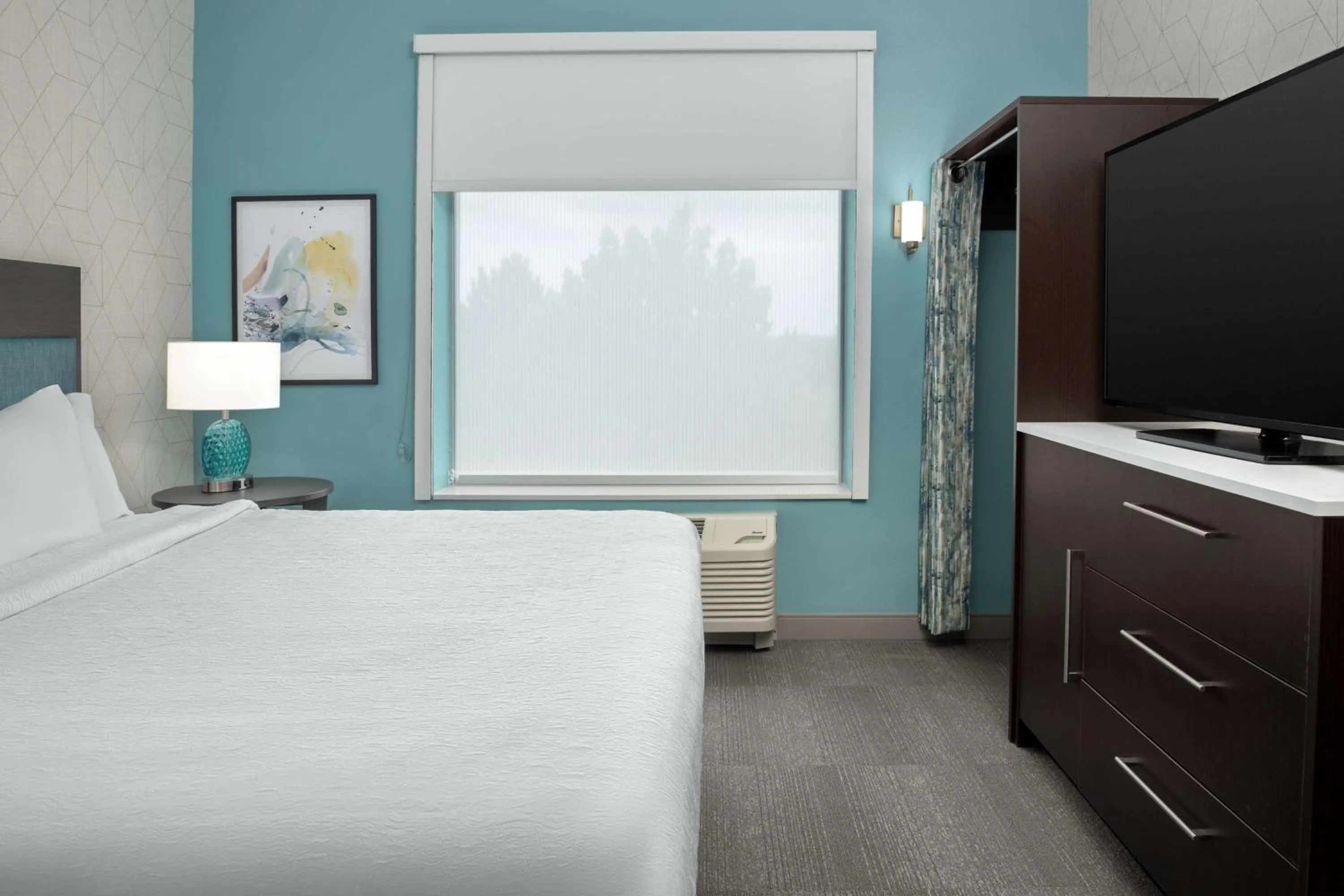 Bed in Home2 Suites Orlando Southeast Nona