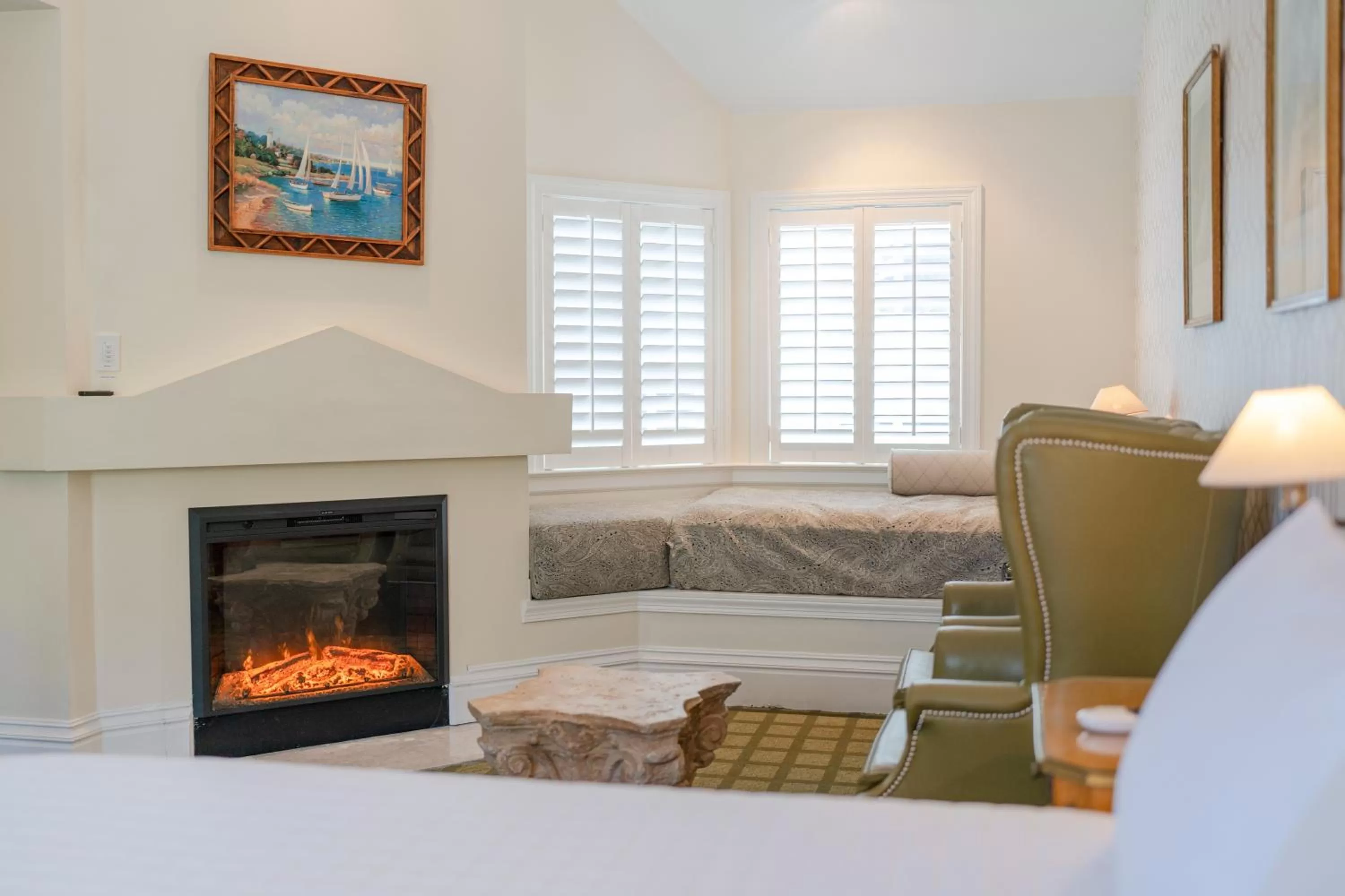 Seating area, Bed in The Bergson, BW Signature Collection