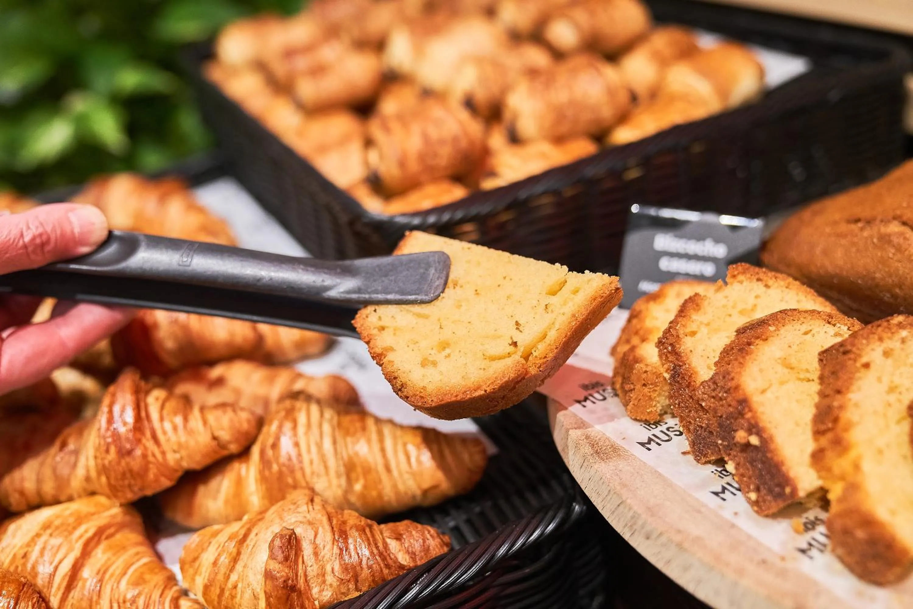 Food and drinks in Ibis Madrid Calle Alcalá