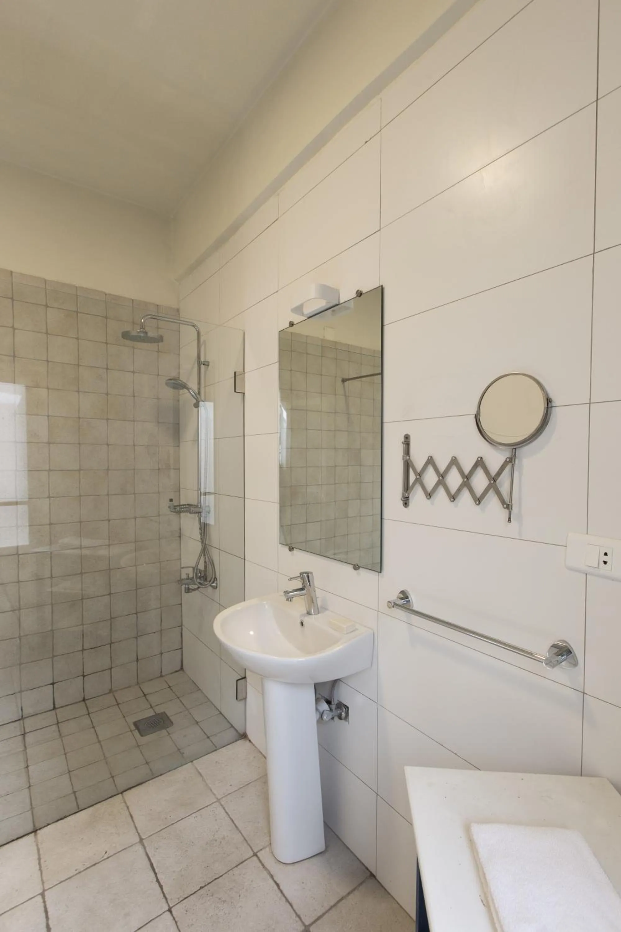 The Grand Meshmosh Hotel