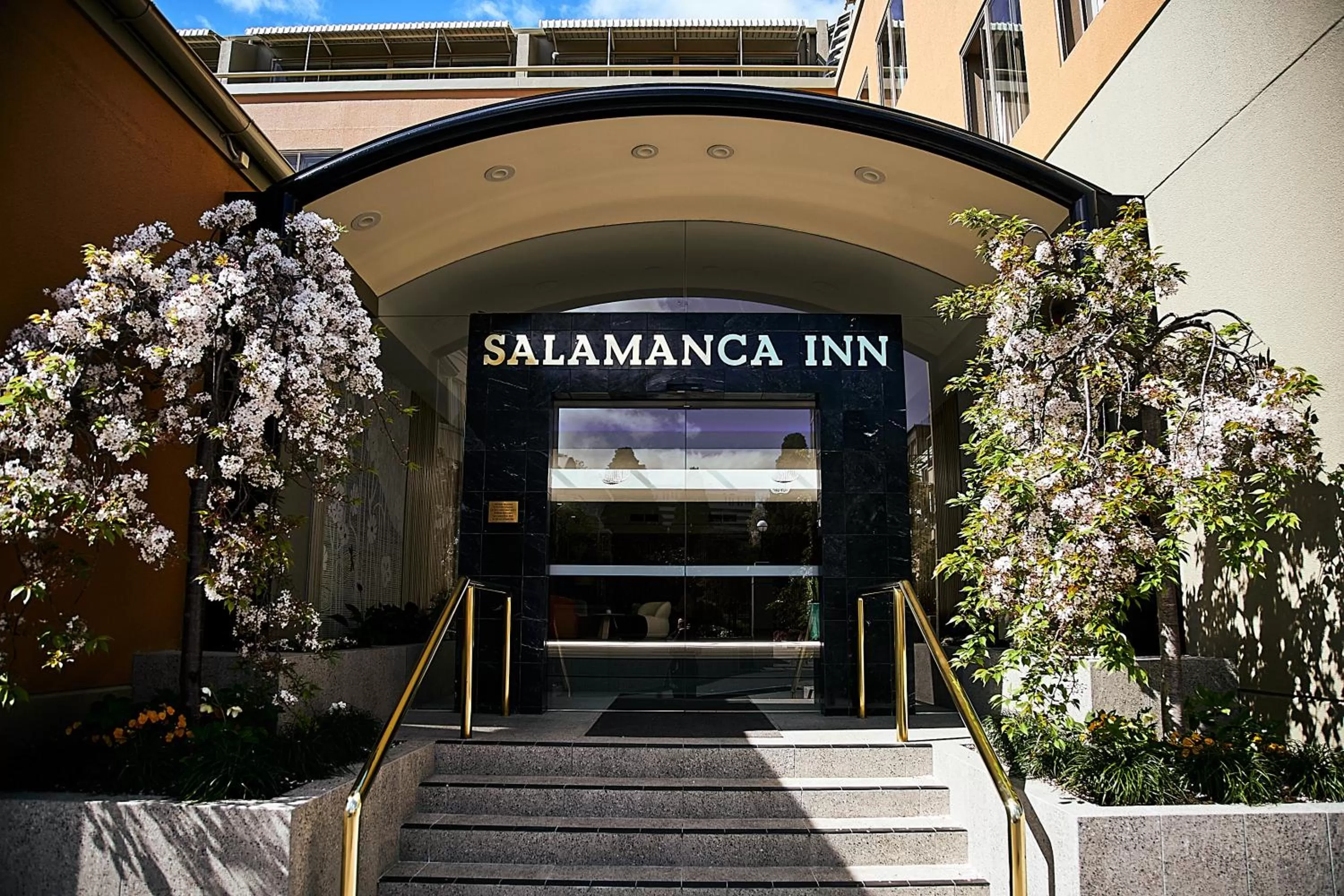 Facade/entrance in Salamanca Inn