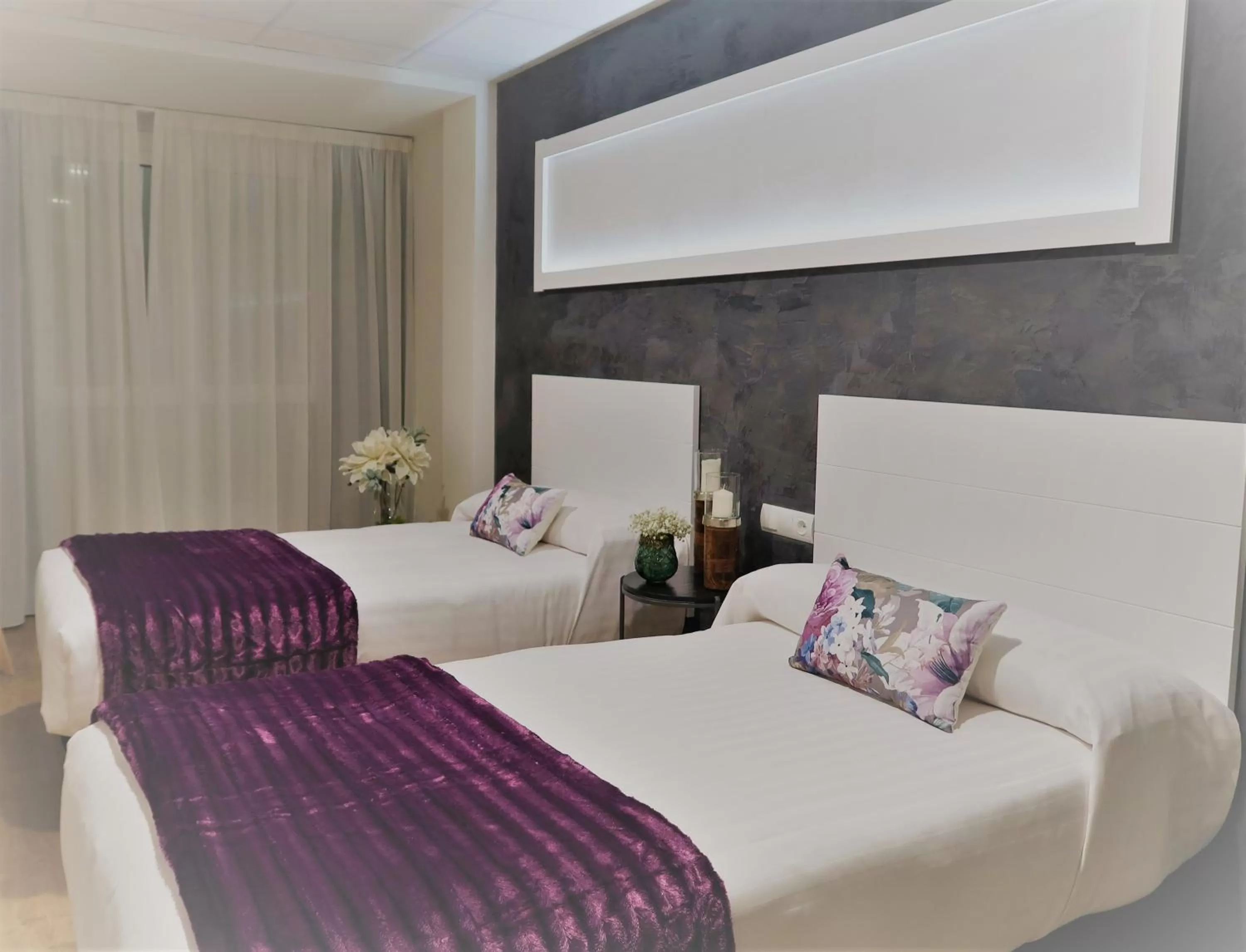 Photo of the whole room, Bed in Hotel Malecon