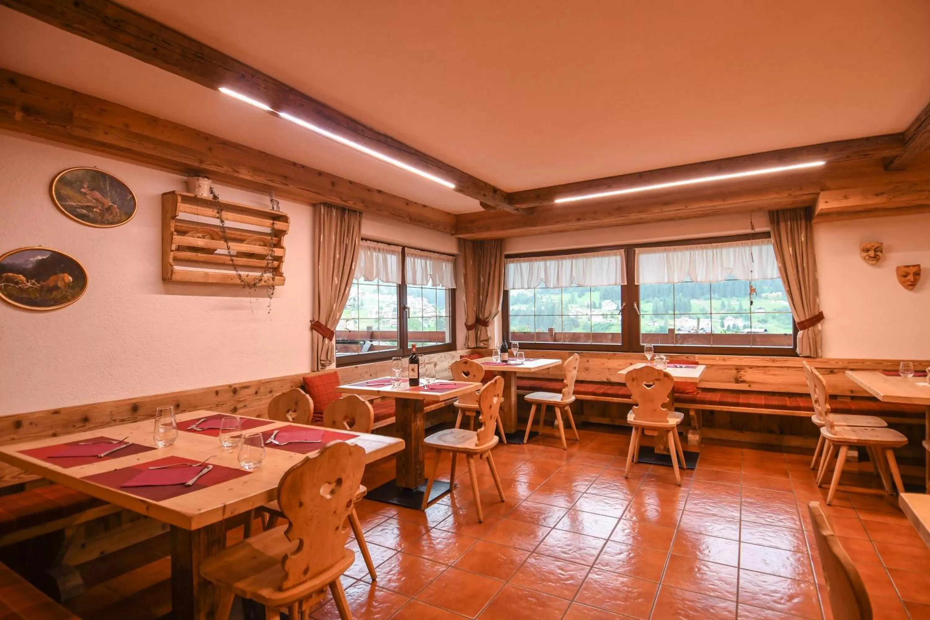 Restaurant/places to eat in Hotel El Laresh