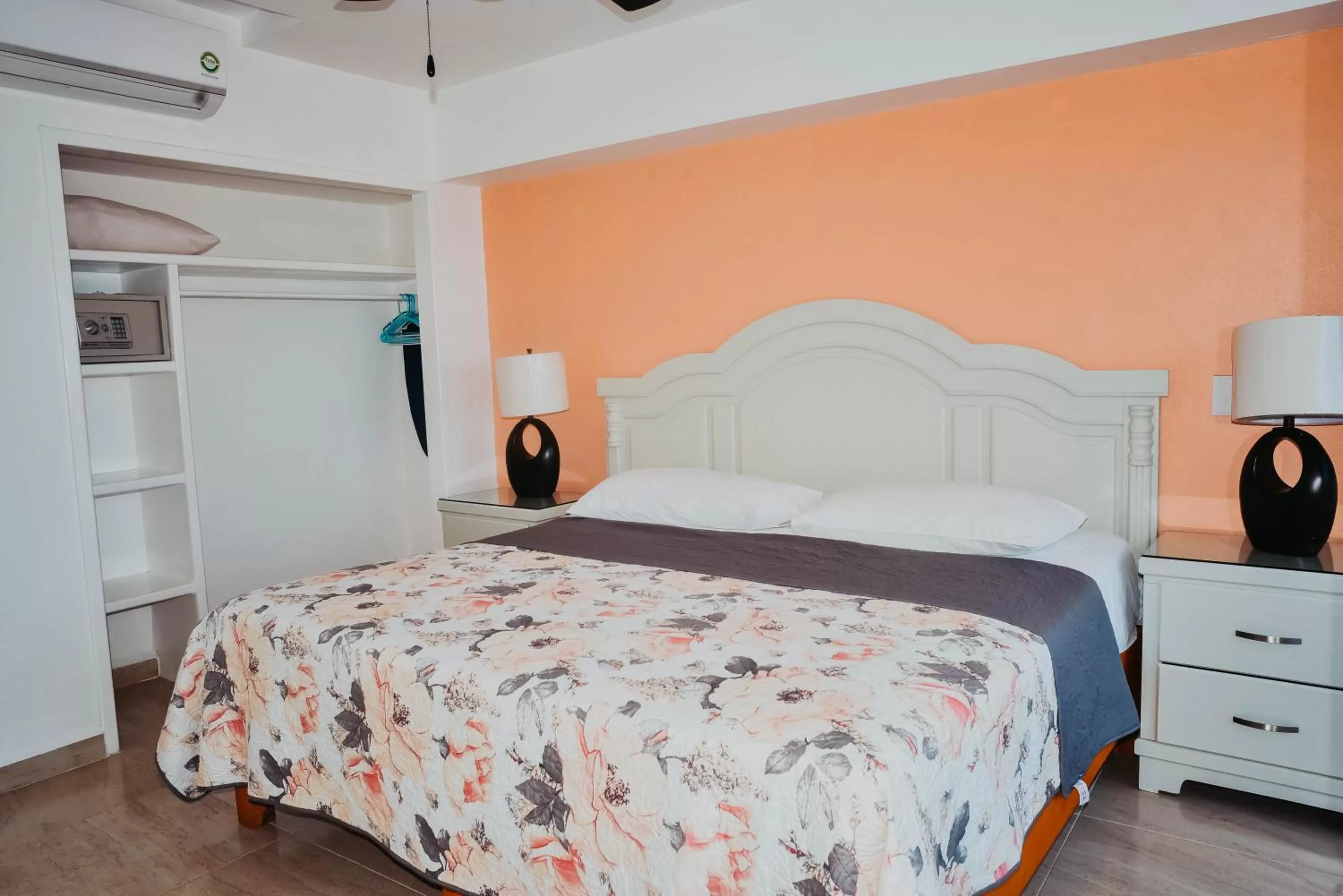 Bed in ENNA INN IXTAPA DEPARTAMENTOS ViSTA AL MAR