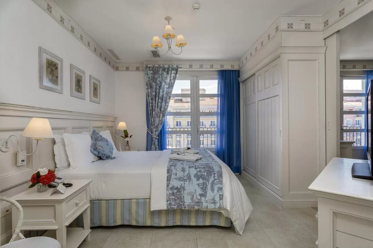 Photo of the whole room, Bed in IL Campanário Villaggio Resort Suites - Jurerê Internacional