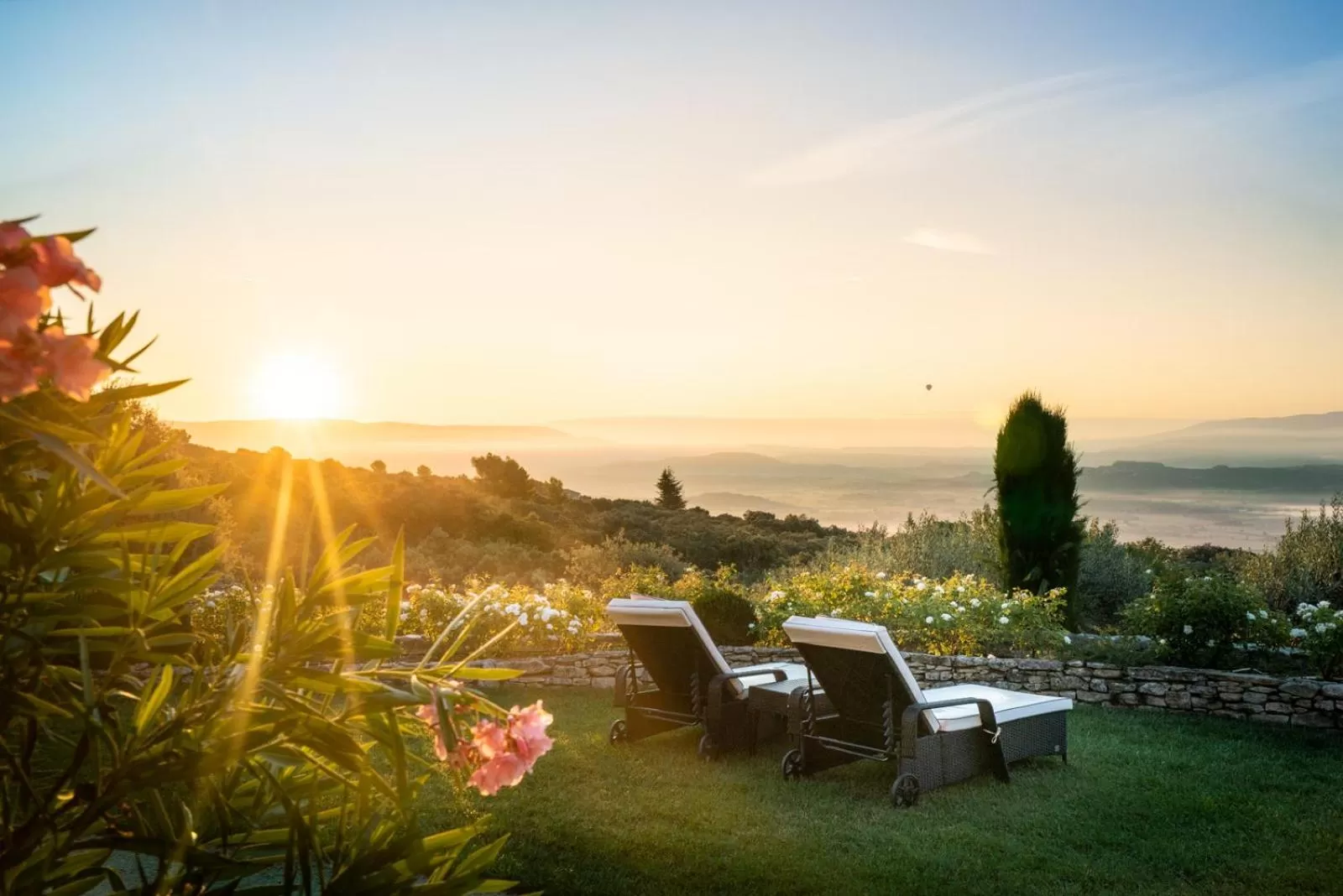 Sunrise in Le Petit Palais D'Aglae