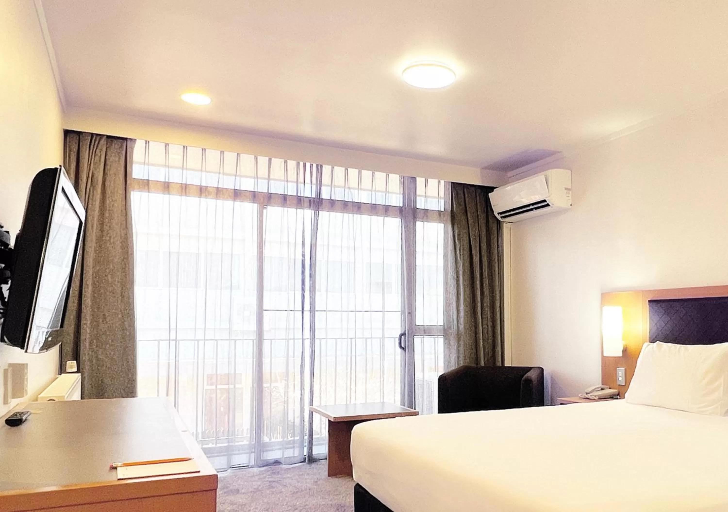 Superior King Room in Sudima Hotel Lake Rotorua