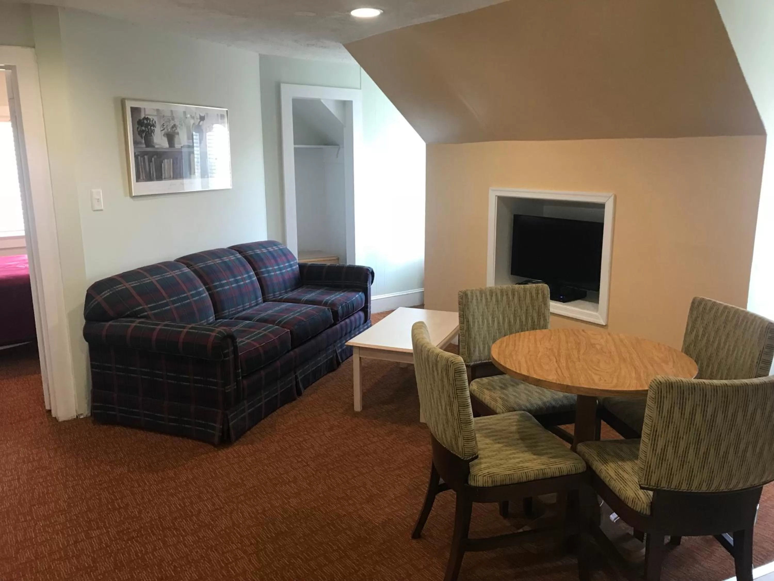 TV and multimedia, Seating Area in Ocean Lodge Hotel & Apartments