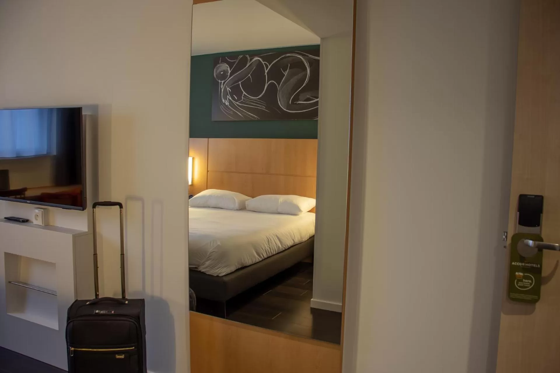 Bedroom, Bed in ibis De Panne