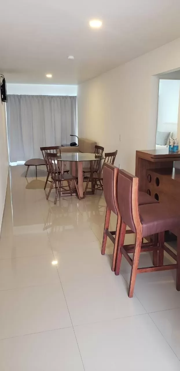 Dining area in Container Inn Hotel Aeropuerto