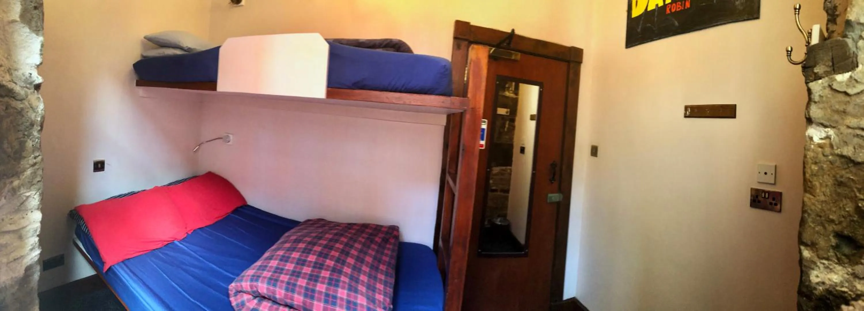 Bed in High Street Hostel - Over 18s Only, Backpackers Atmosphere