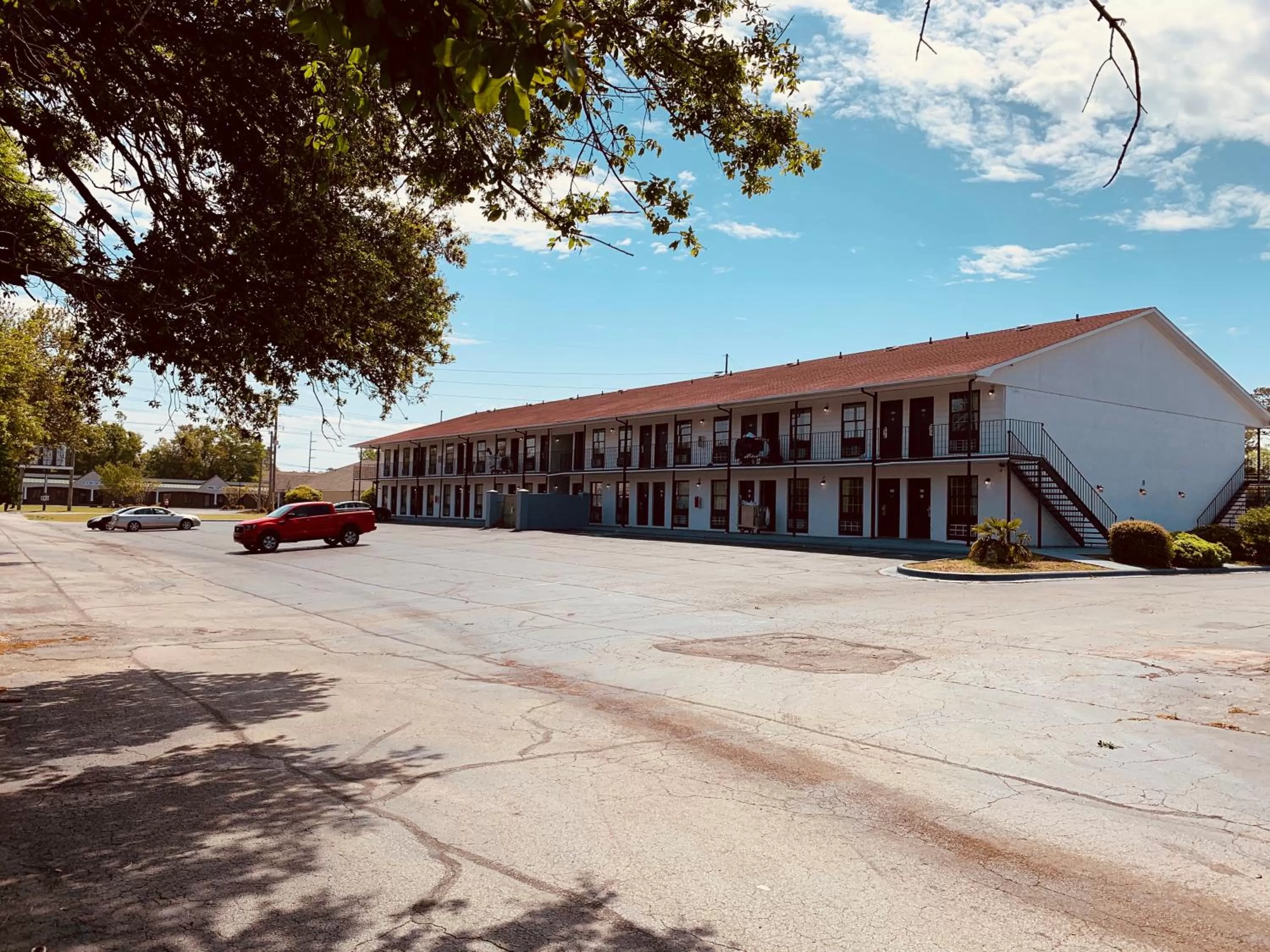Property building in Econo Lodge Crystal Coast
