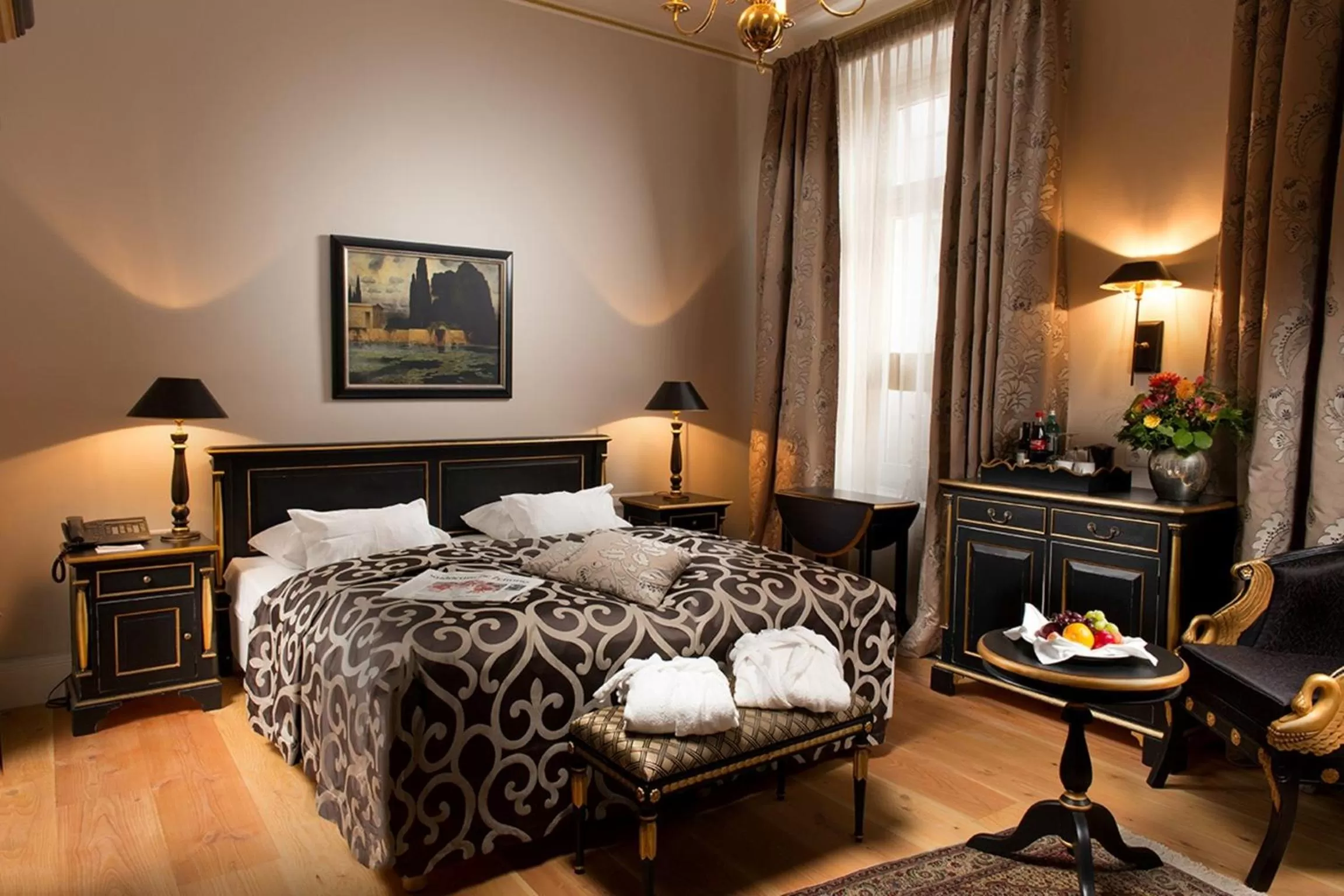 Photo of the whole room, Bed in Palais Esplanade Hamburg - Adults Only