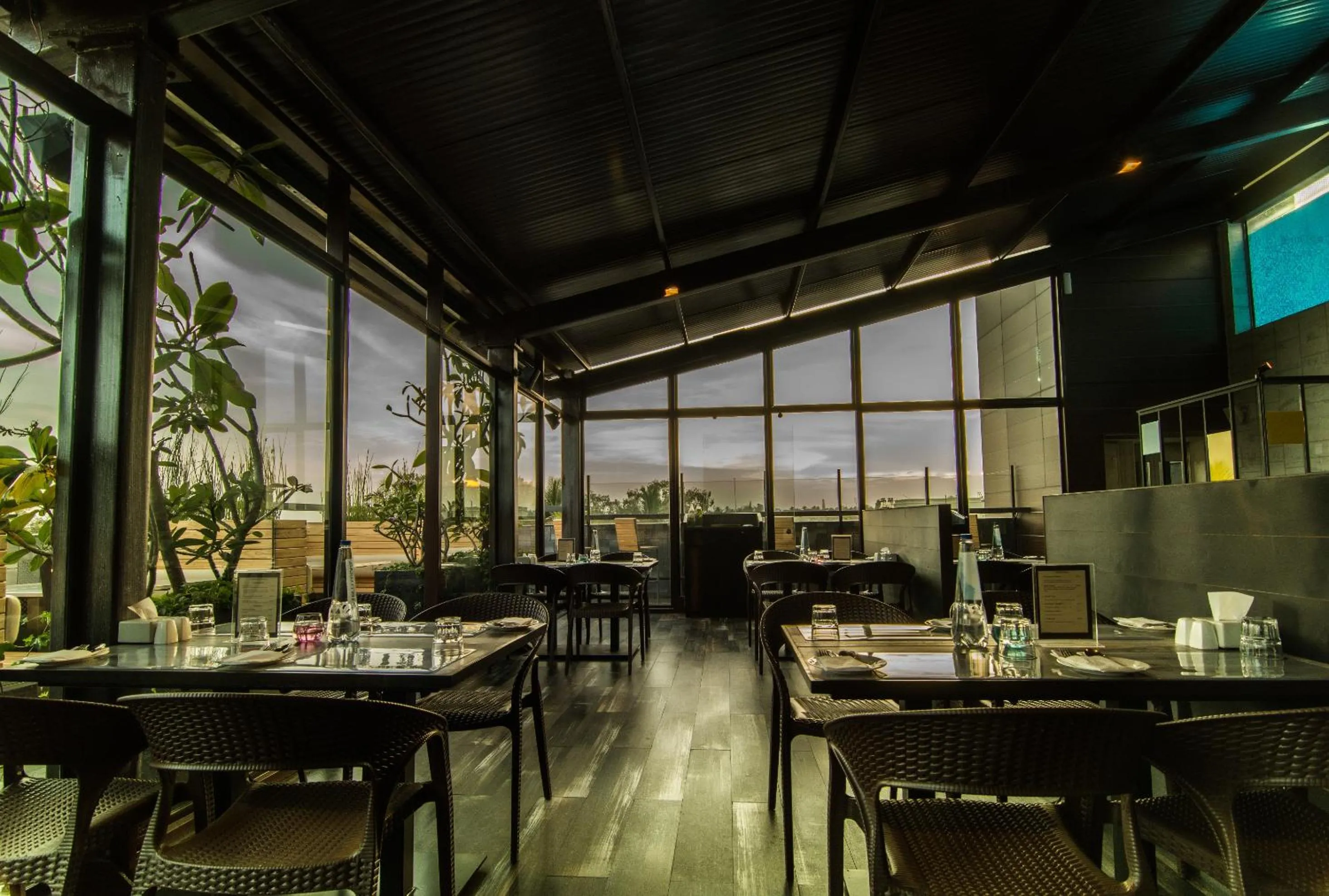 Restaurant/places to eat in Roopa Elite