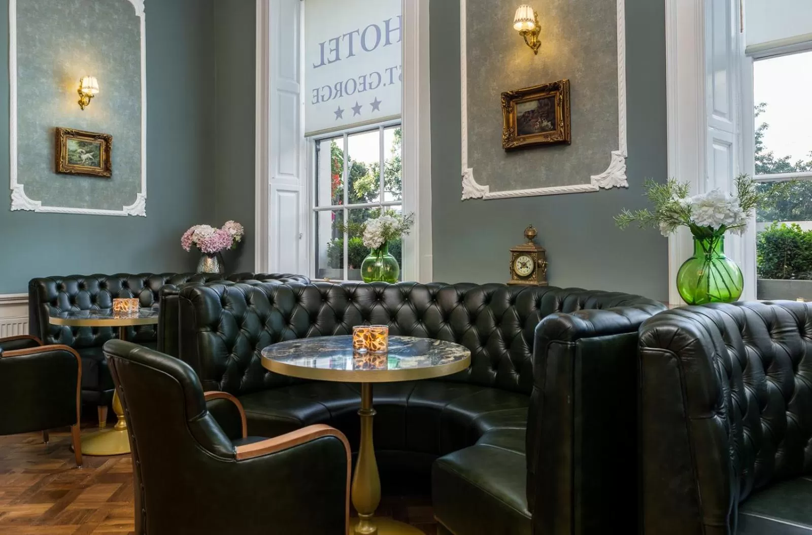 Lounge or bar in Hotel St George by Nina