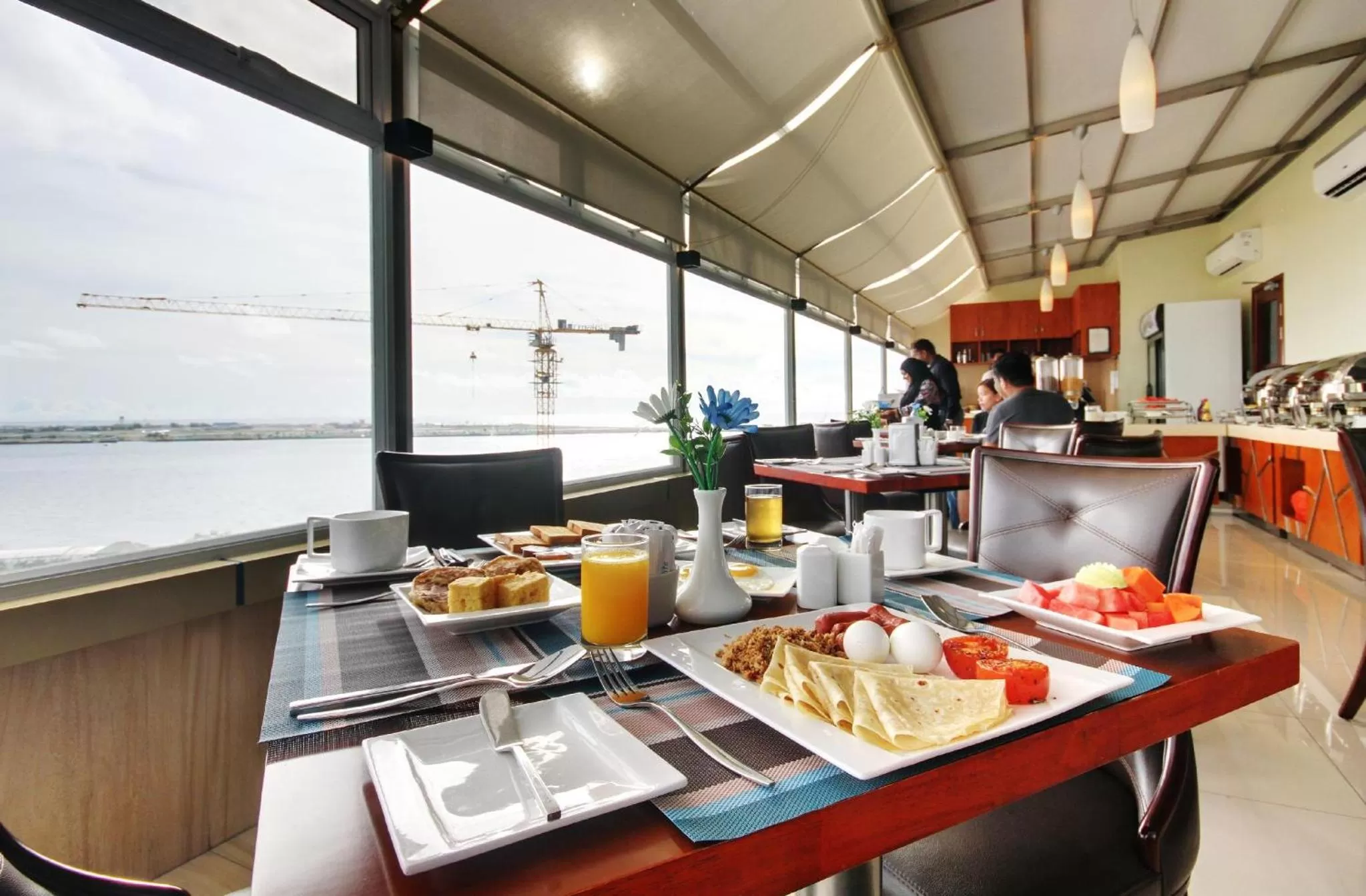 Restaurant/places to eat in Unima Grand