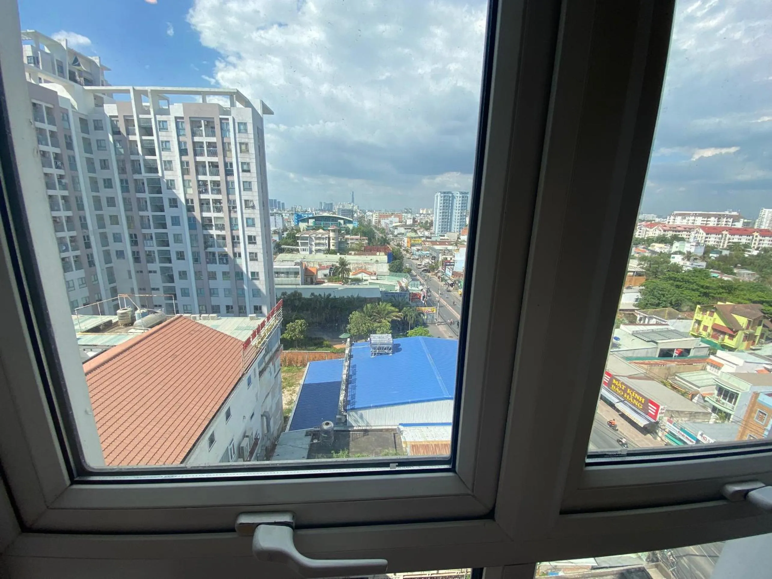 City view in Happy Life Hotel District 7 Gần SECC