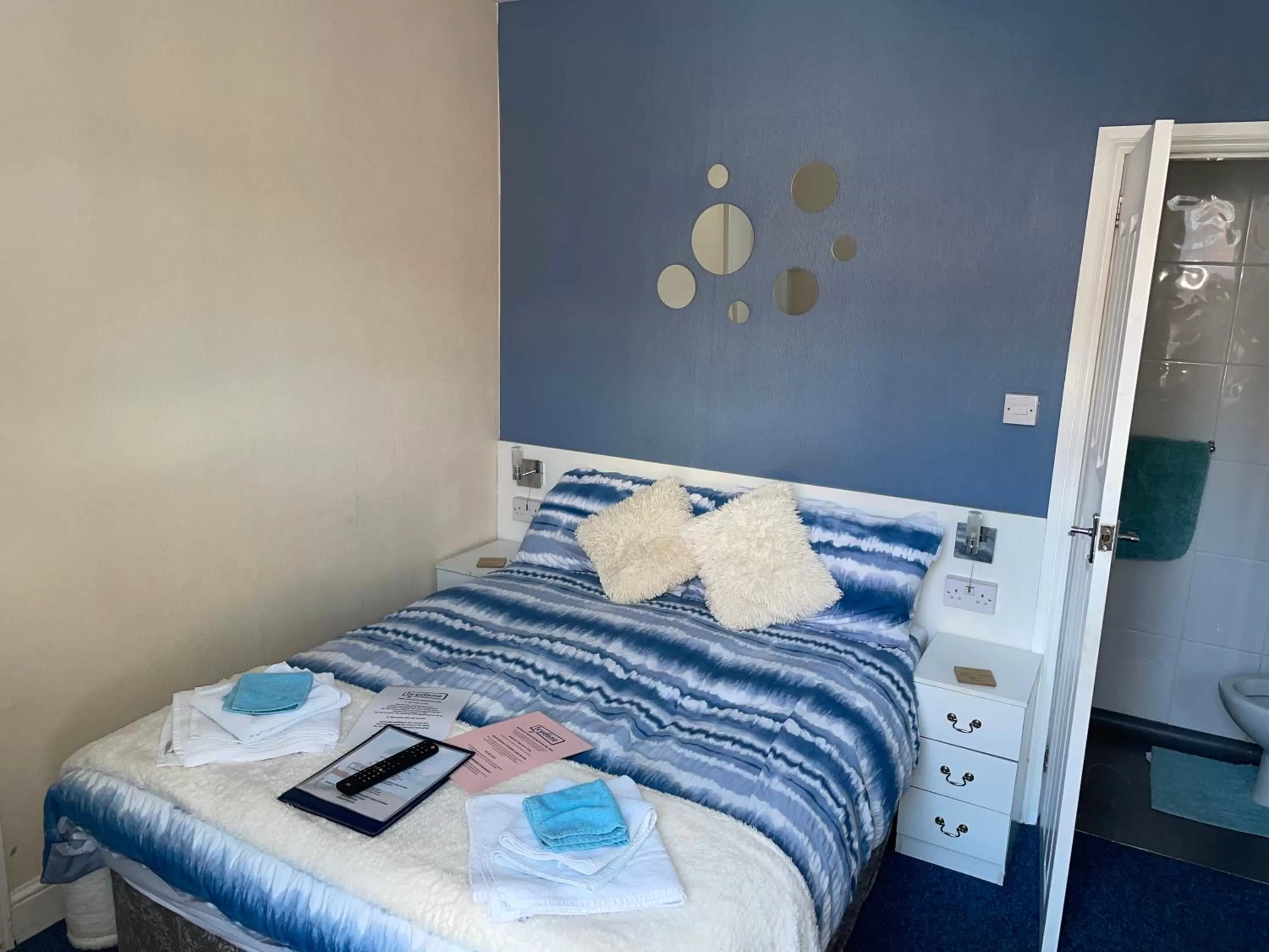 Bed in Ivydene Guest House