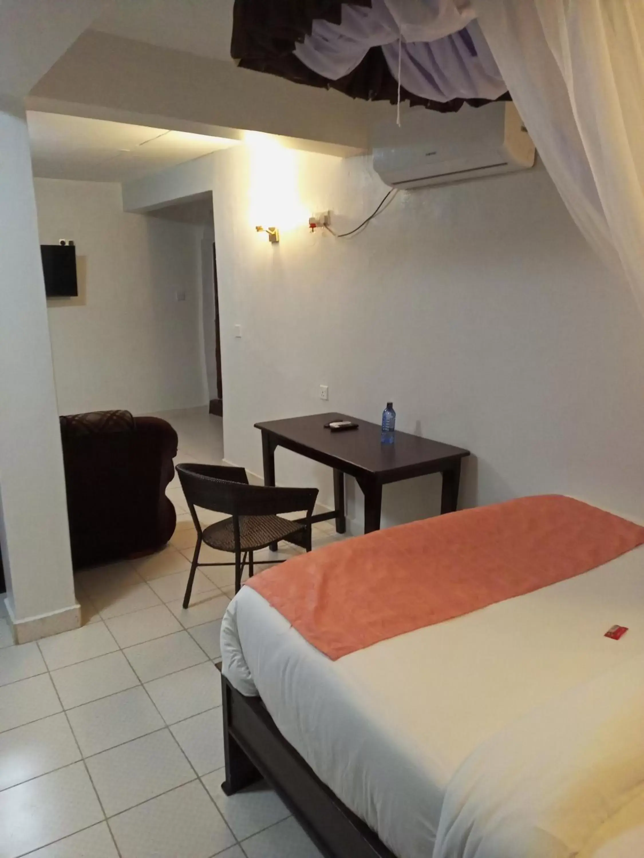 Deluxe King Room - single occupancy in Beach View Hotel - Kisumu Deluxe King Room - single occupancy in Beach View Hotel - Kisumu