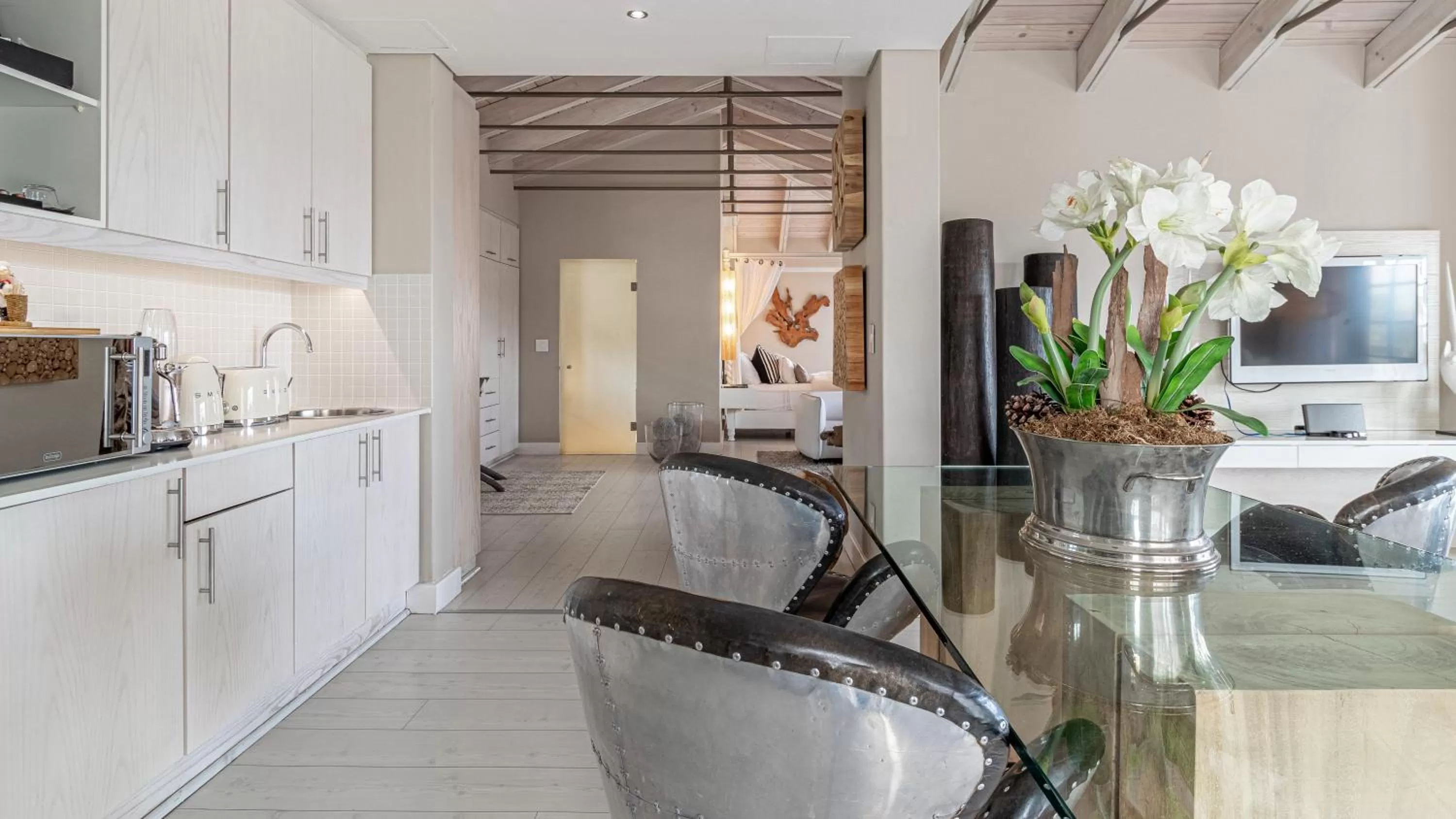 Kitchen or kitchenette in The Glen Boutique Hotel & Spa